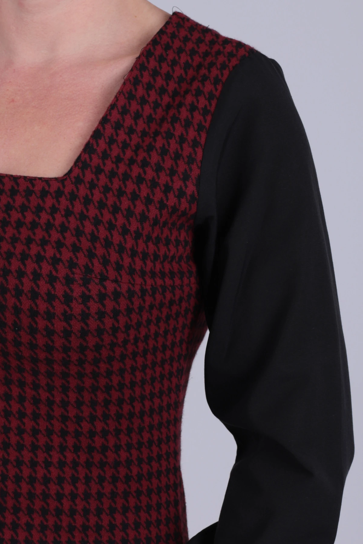 Kadın Bordo-Siyah Ekoseli Kare Yaka Uzun Kol Elbise ARM-22Y001182