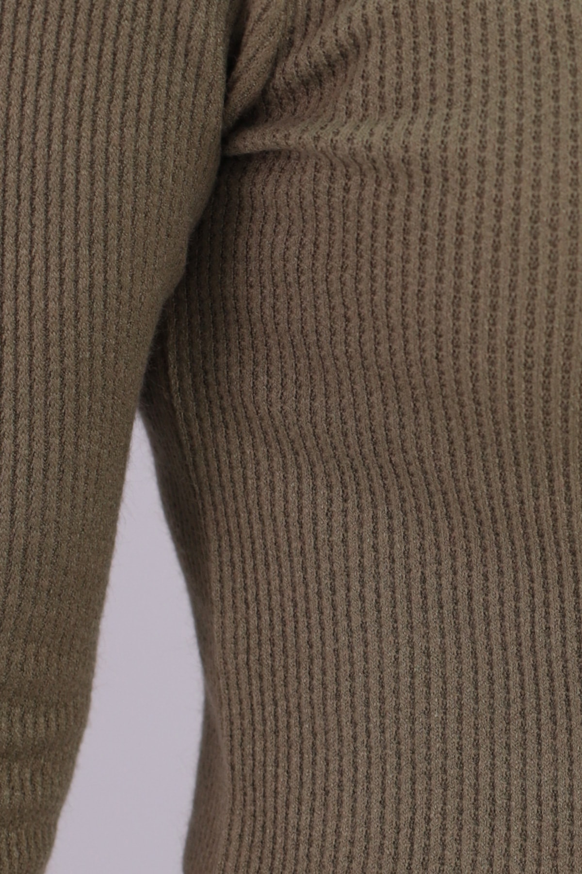 Kadın Haki Geniş Yaka Uzun Kollu Önden Yırtmaçlı Düğmeli Bluz ARM-26K001008