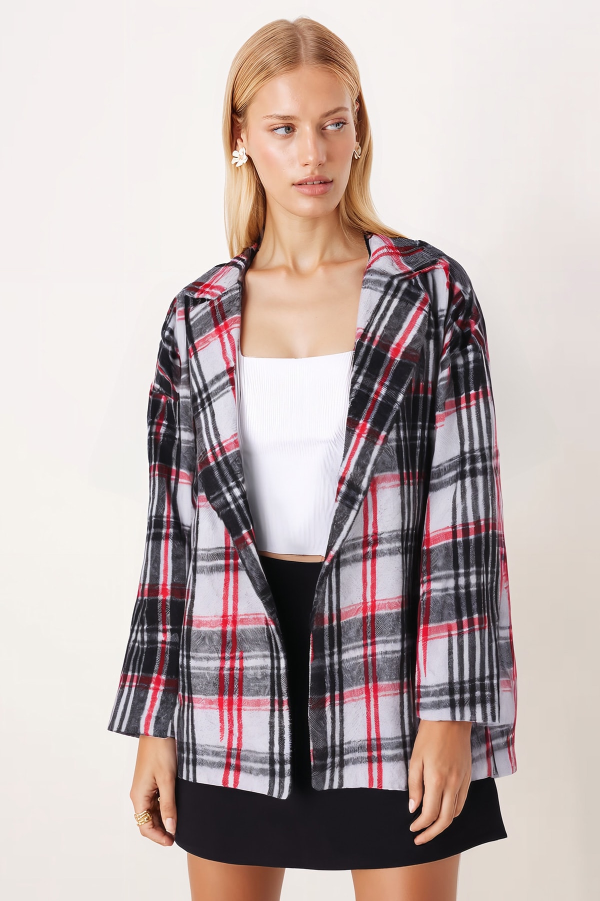 Kadın Siyah-Kırmızı Erkek Yaka Yanları Yırtmaçlı Oversize Ceket ARM-26K001009