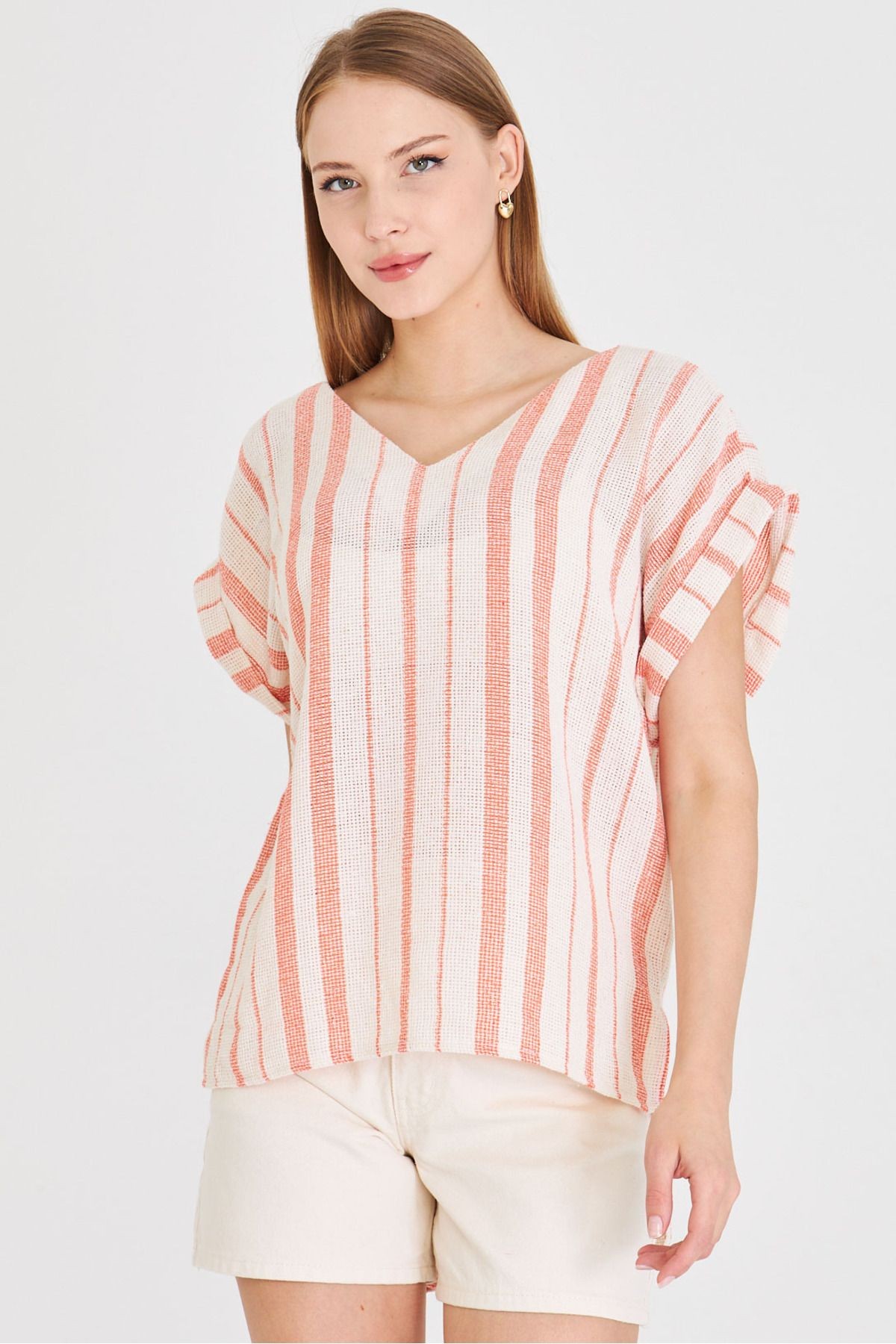 Kadın Oranj V Yaka Yanları Yırtmaçlı Arkası Uzun Duble Kol Detaylı Oversize Bluz ARM-25Y001056