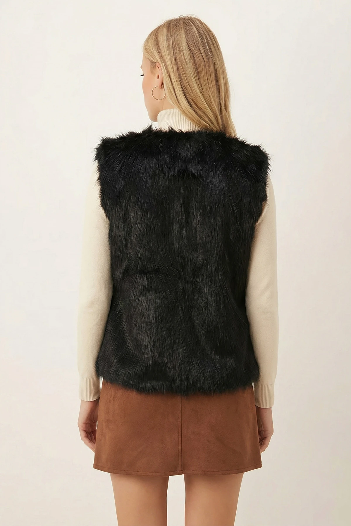 Kadın Siyah Astarlı Kürk Yelek ARM-26K001062