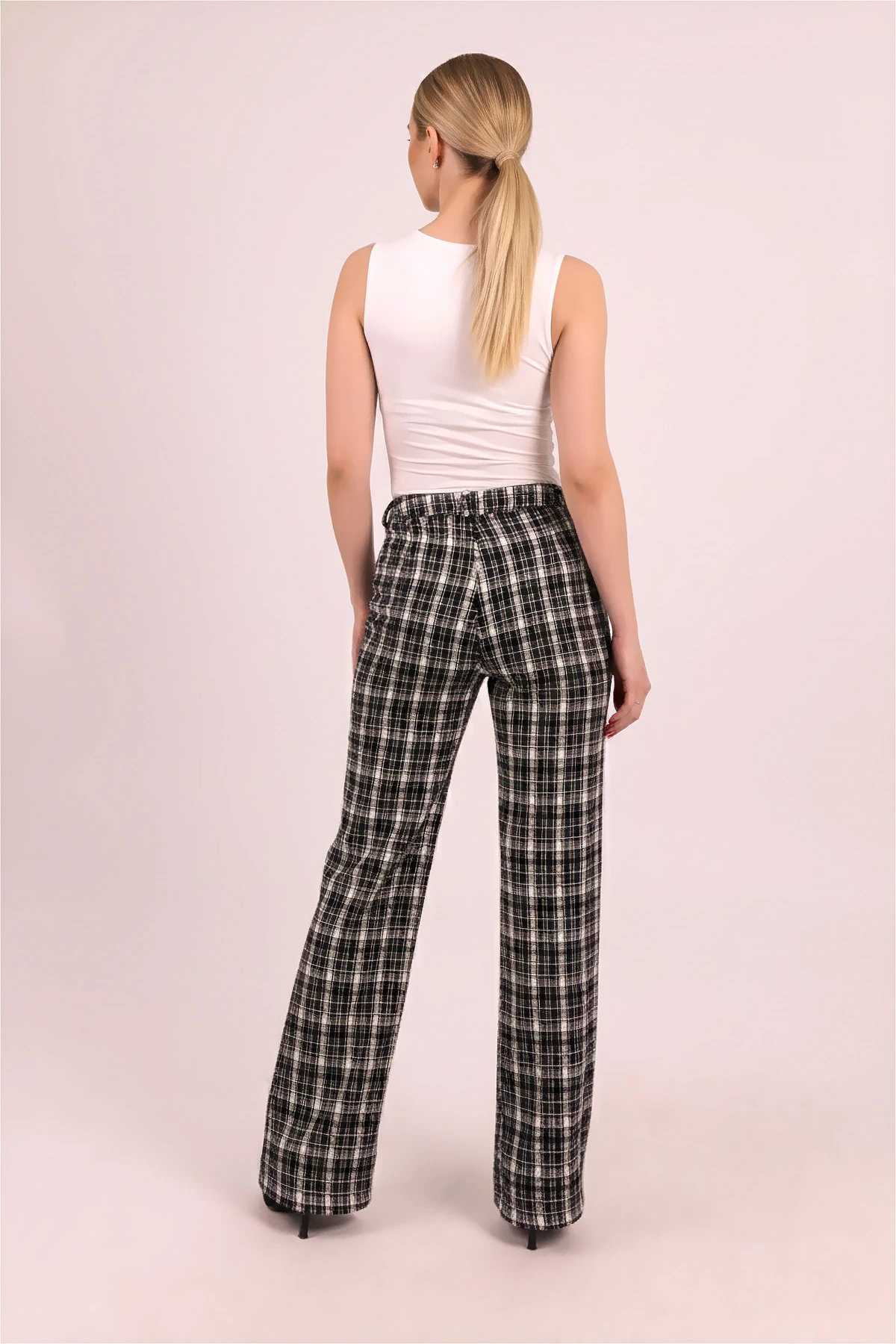 Kadın Siyah Ekose Desen Yüksek Bel Bol Paça Pantolon ARM-26K136040