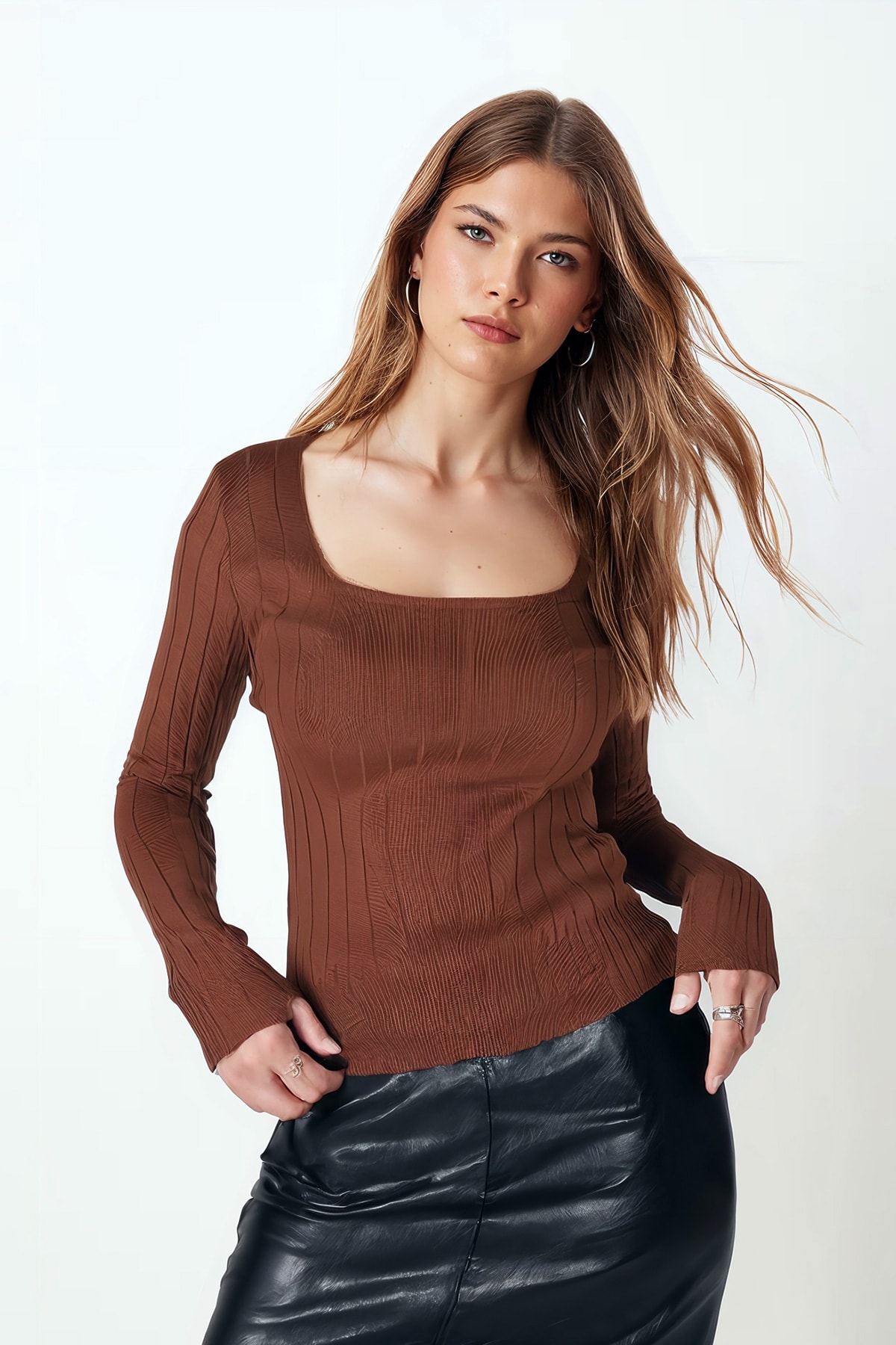 Kadın Kahve Kare Yaka Likralı Triko Bluz ARM-25K069006