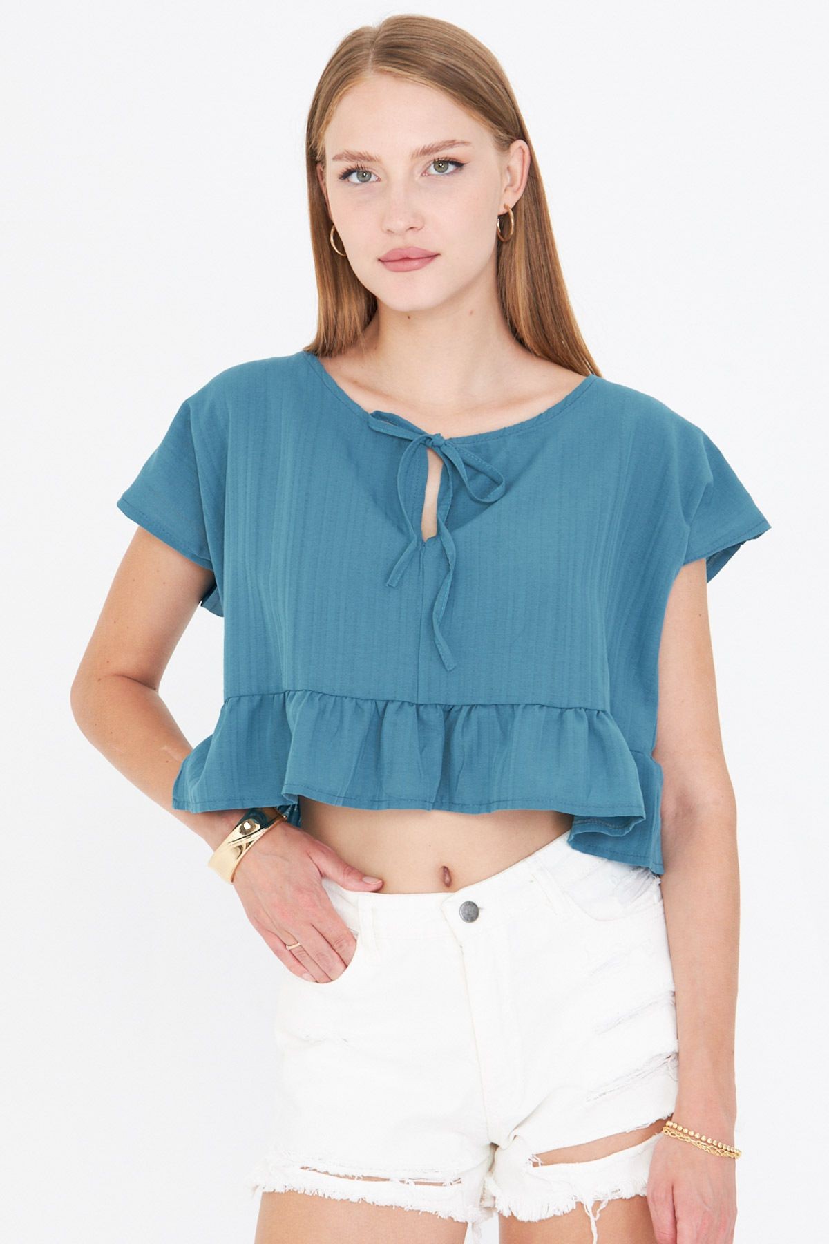 Kadın Petrol Yarasa Kol Yakası Bağlamalı Eteği Fırfırlı Oversize Crop Bluz ARM-24Y001088
