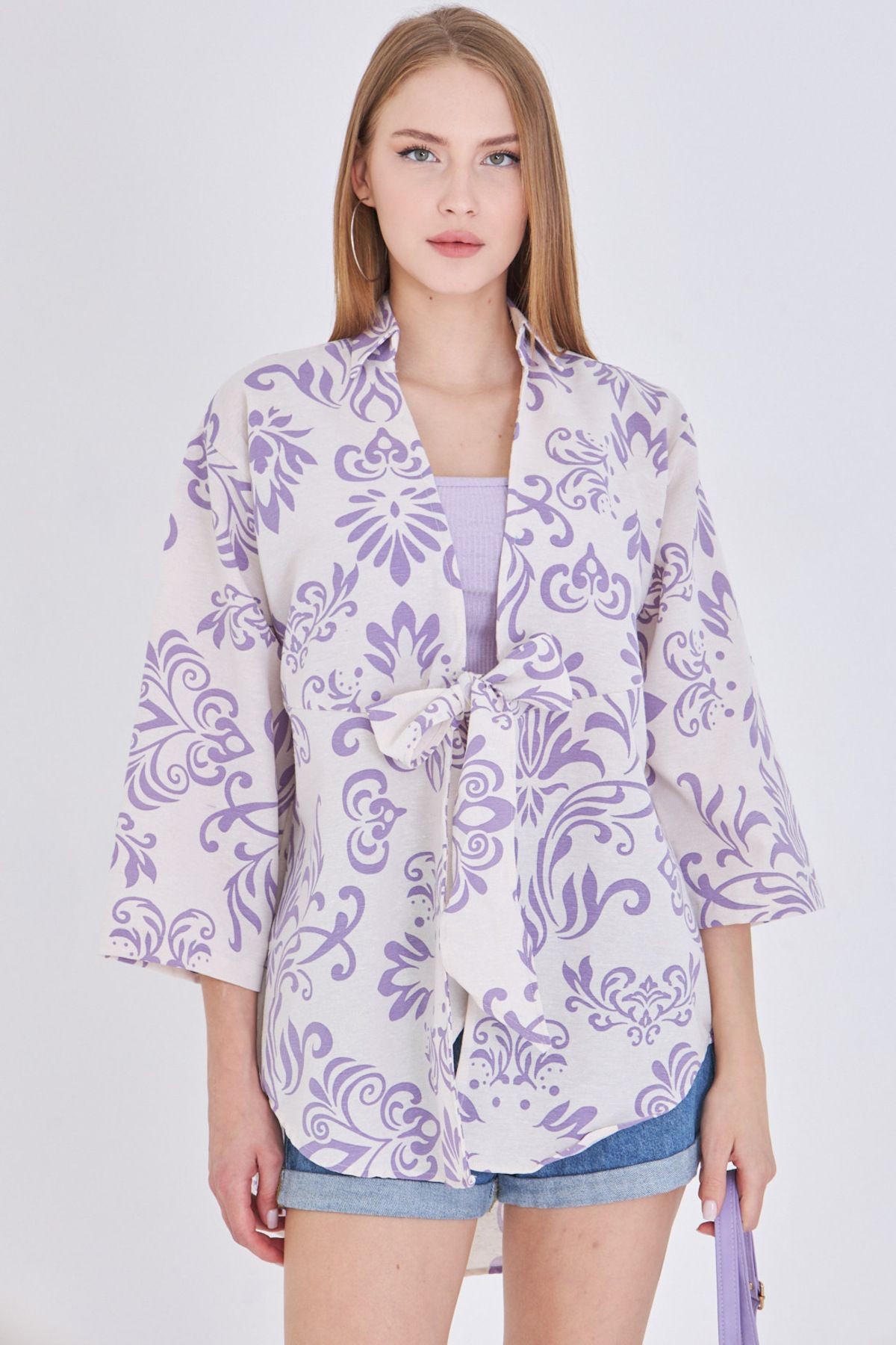 Kadın Açık Lila Desenli Keten Görünümlü Önden Bağlamalı Kimono Gömlek ARM-24Y001079