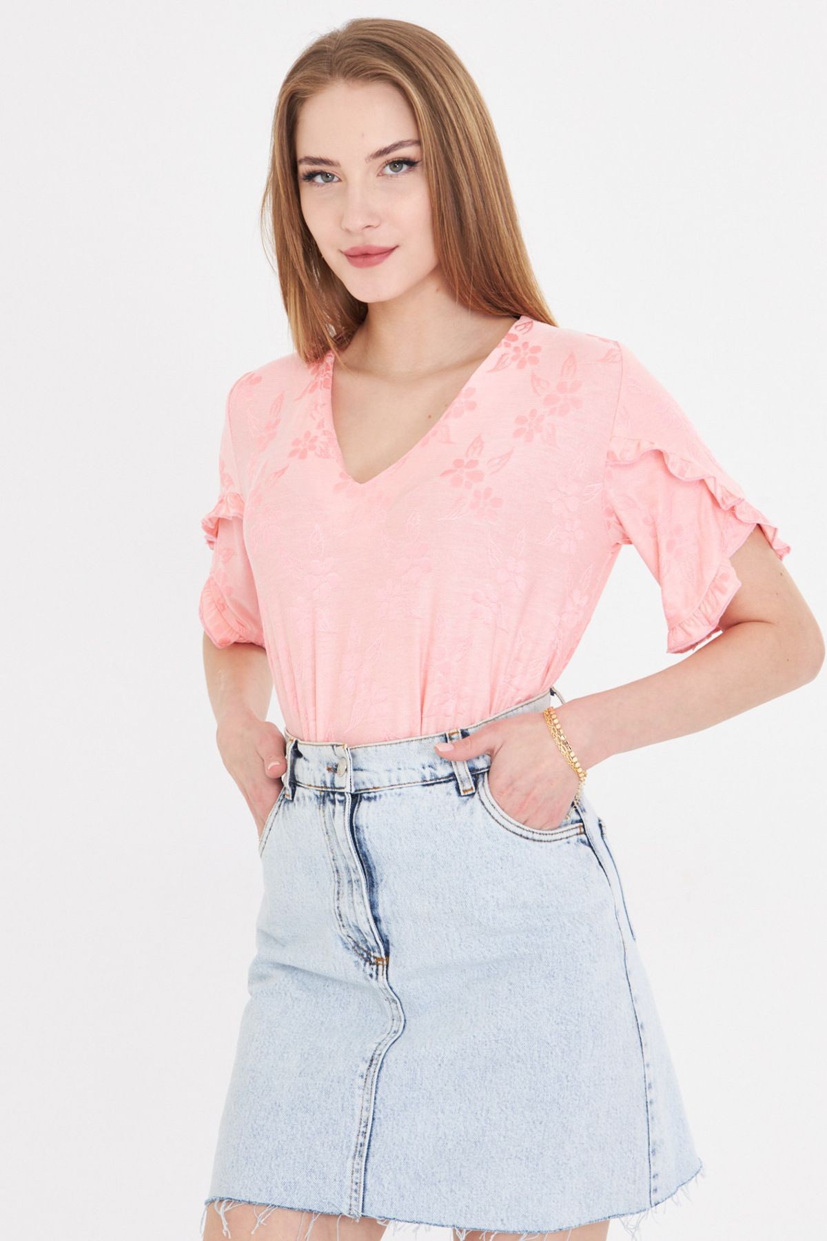 Kadın Pembe V Yaka Kolları Fırfırlı Kısa Kol Bluz ARM-25Y001031