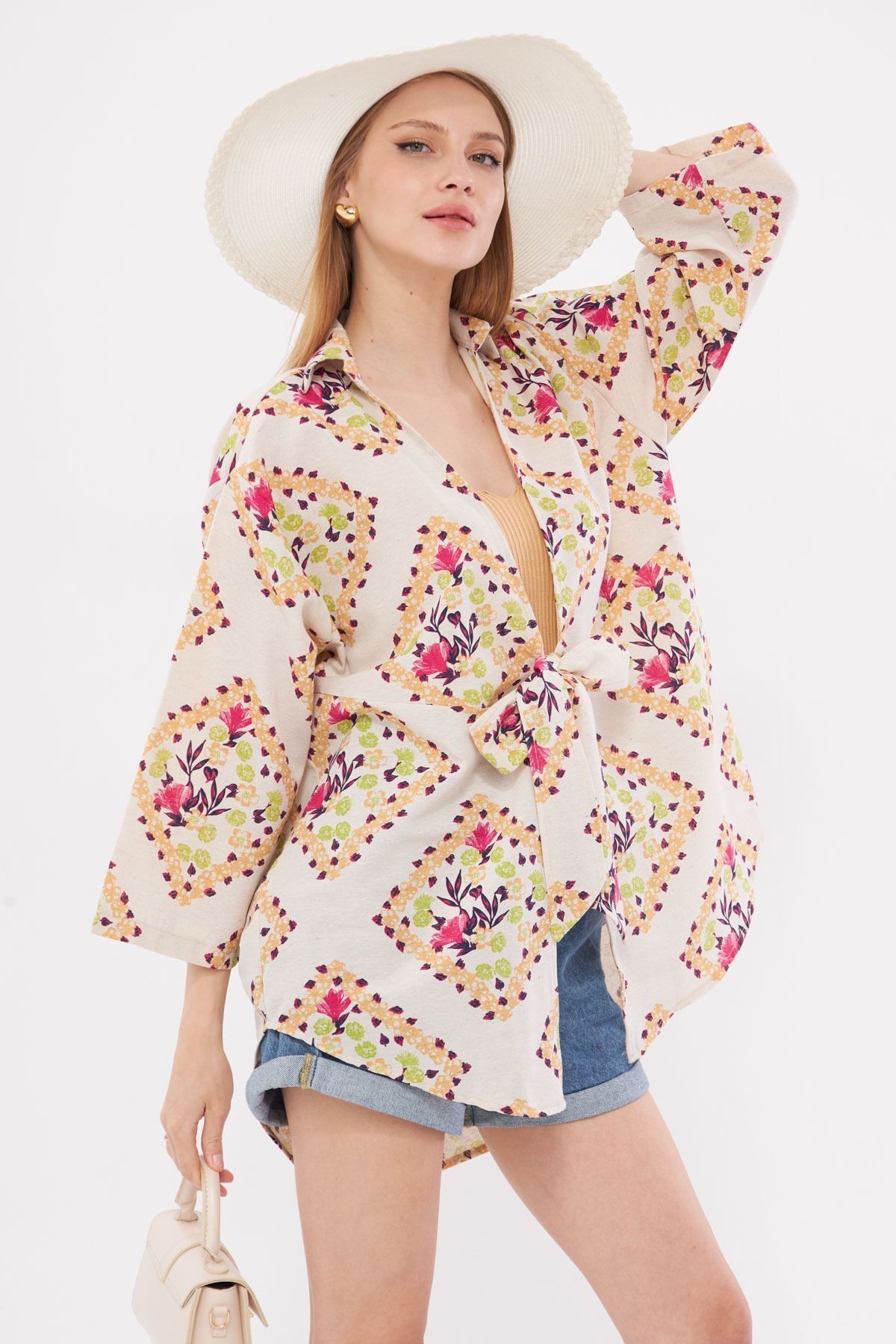 Kadın Pembe Desenli Keten Görünümlü Önden Bağlamalı Kimono Gömlek ARM-24Y001079