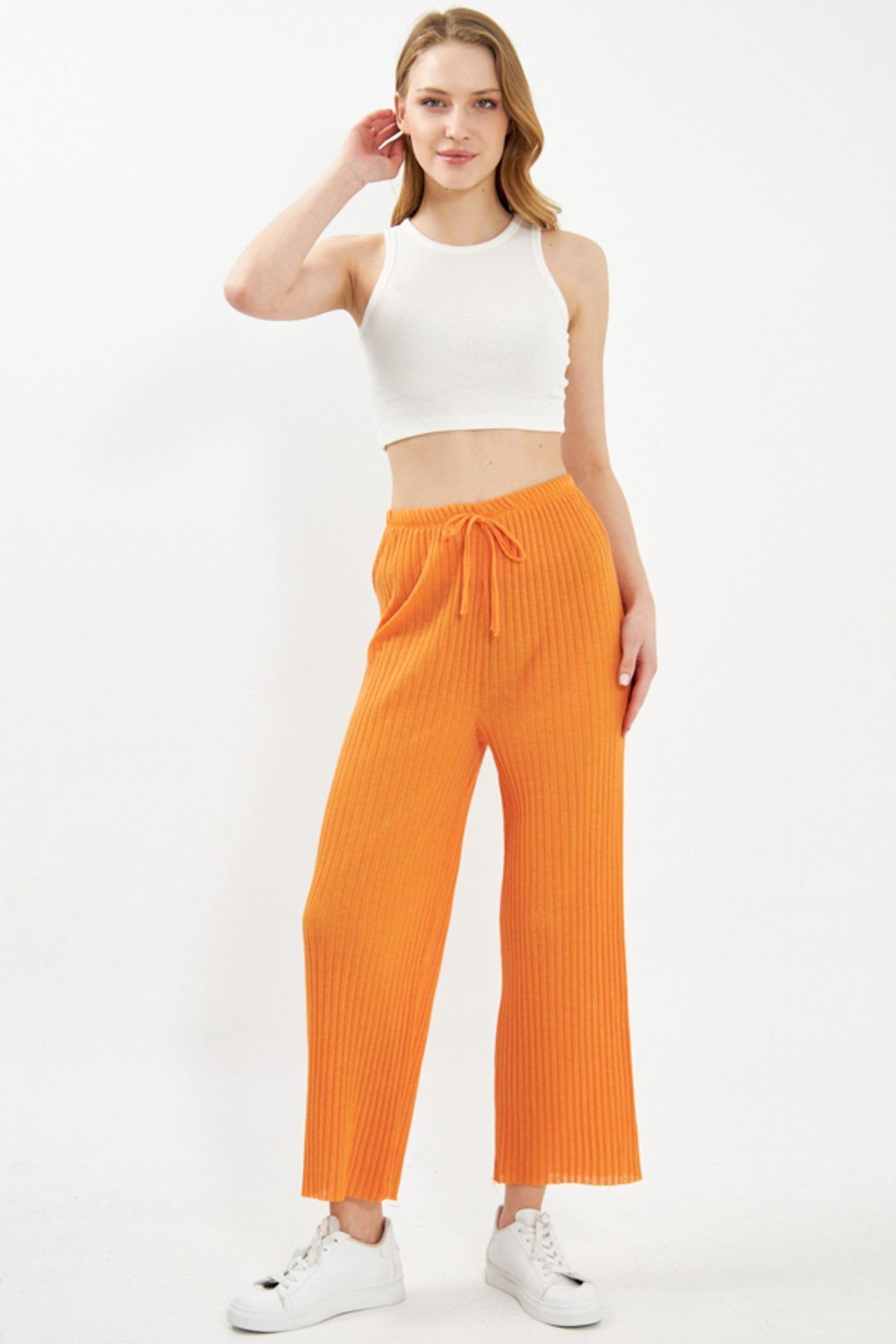 Kadın Turuncu Beli Lastikli Fitilli Triko Pantolon ARM-22K105002