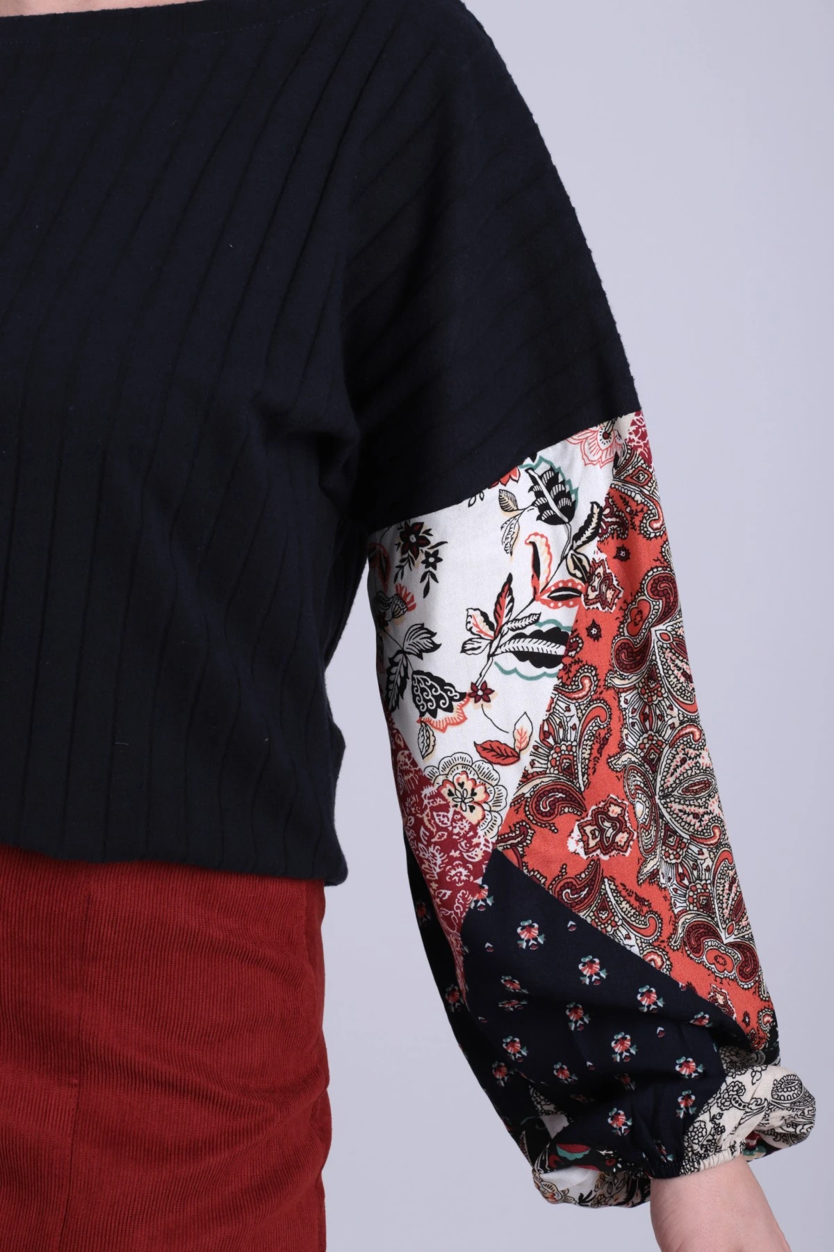 Kadın Koyu Lacivert Kolu Desenli Balonlu Triko Kazak ARM-20K081001