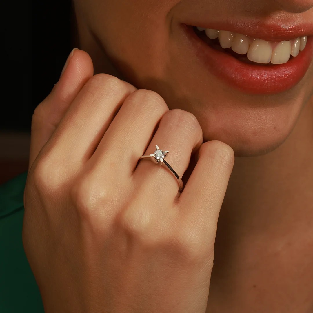 18K Diamond Solitaire Ring