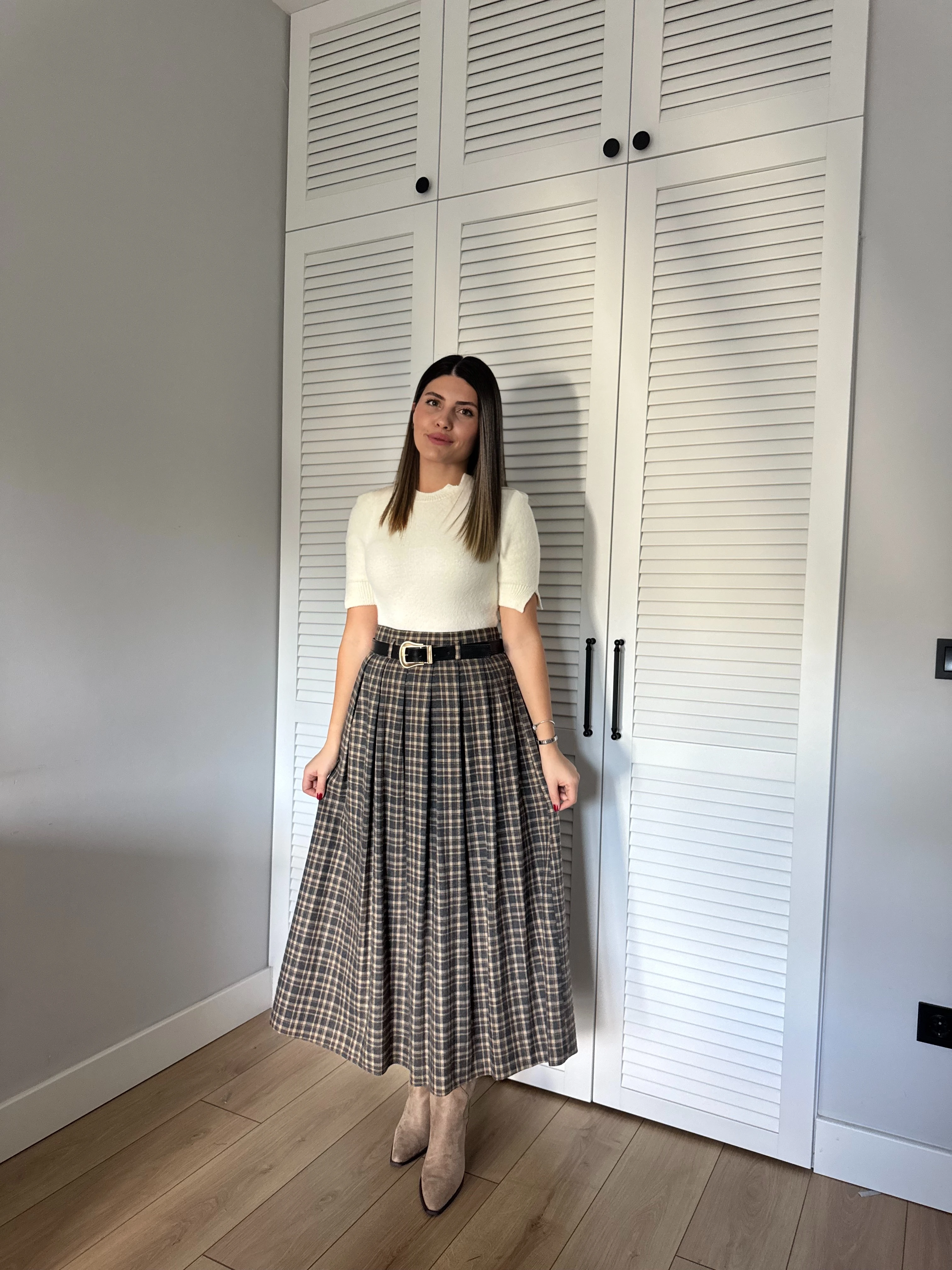 Bej Çizgi Detaylı Ekose Desen Etek