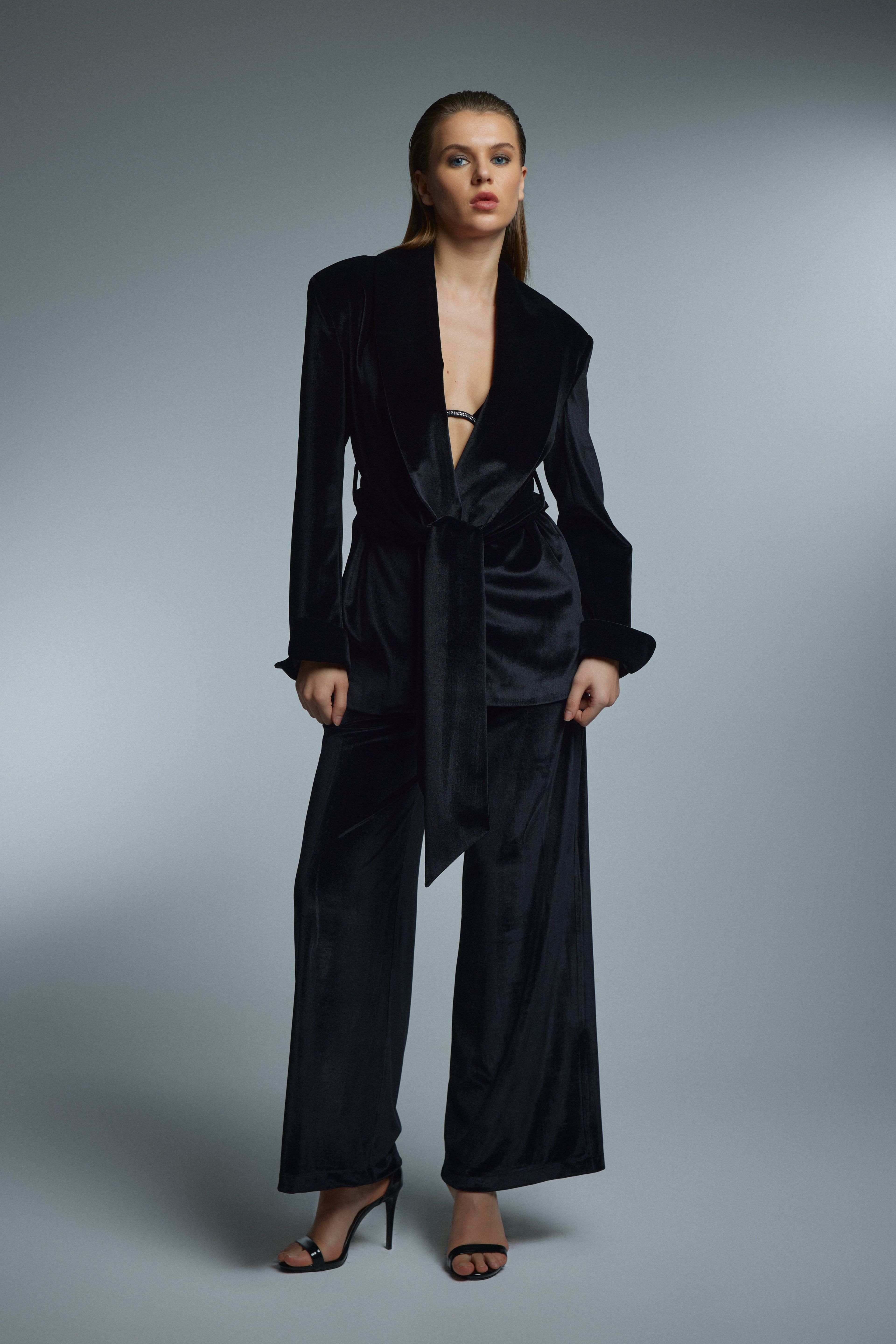 ALICIA VELVET SUIT - Black