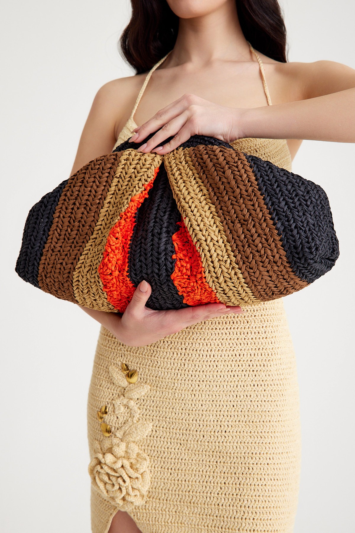 SOLENE RAFFIA CLUTCH