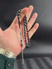 925