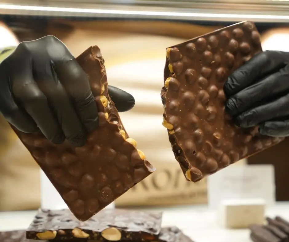 El yapımı kırma çikolata koleksiyonları ile paylaşmaya uygun hediyeler