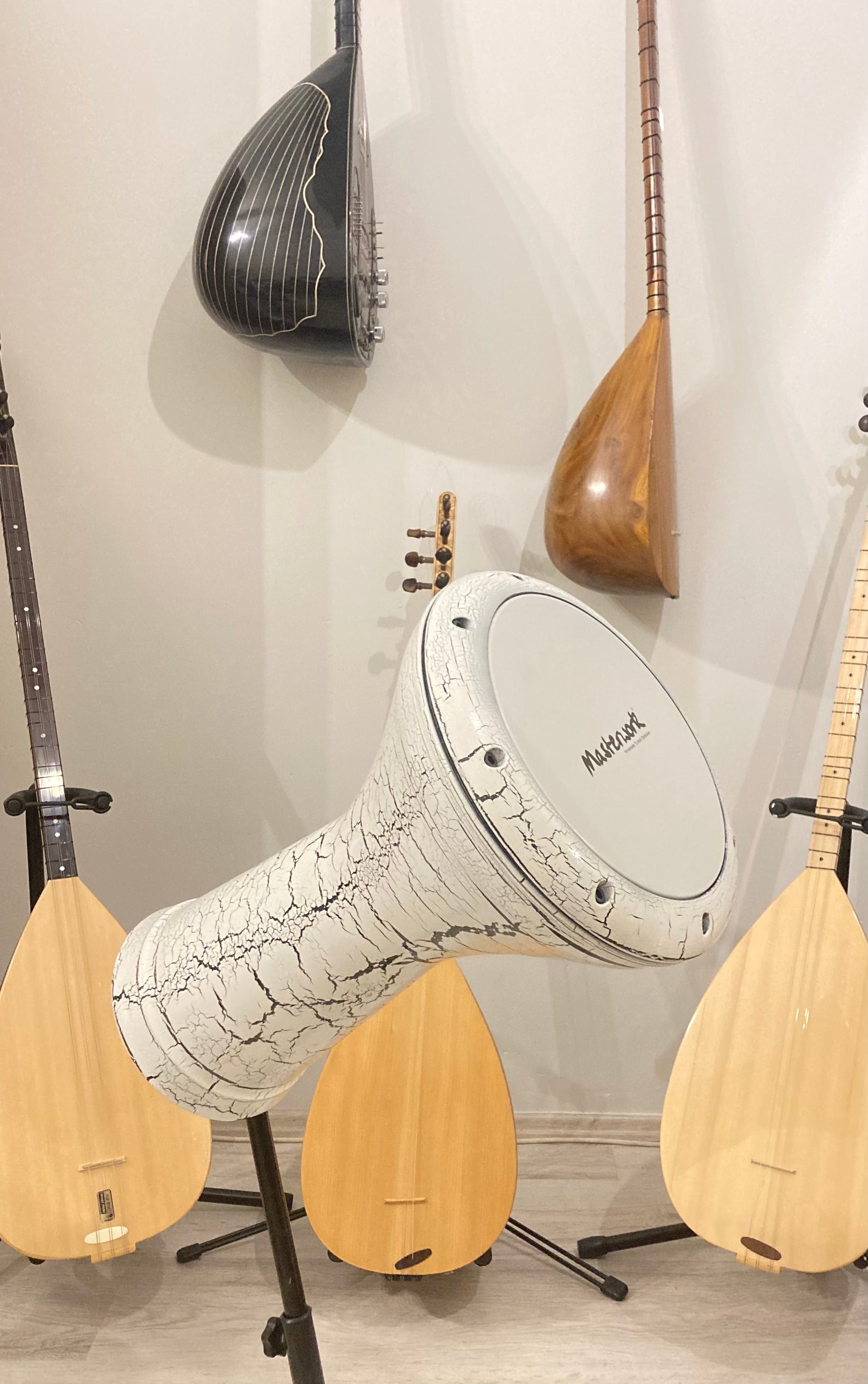 Masterwork İşlemeli Beyaz Darbuka