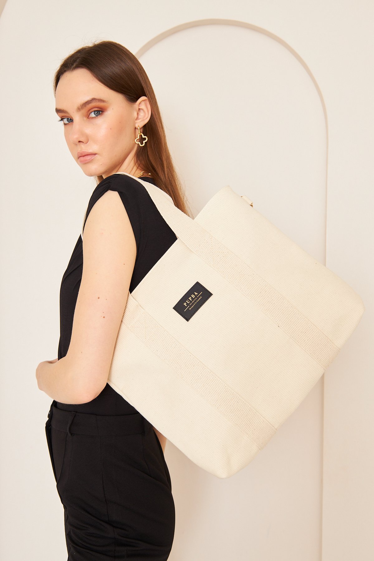 Yaga Large Tote Bag - Krem (Siyah-Altın Etiket)