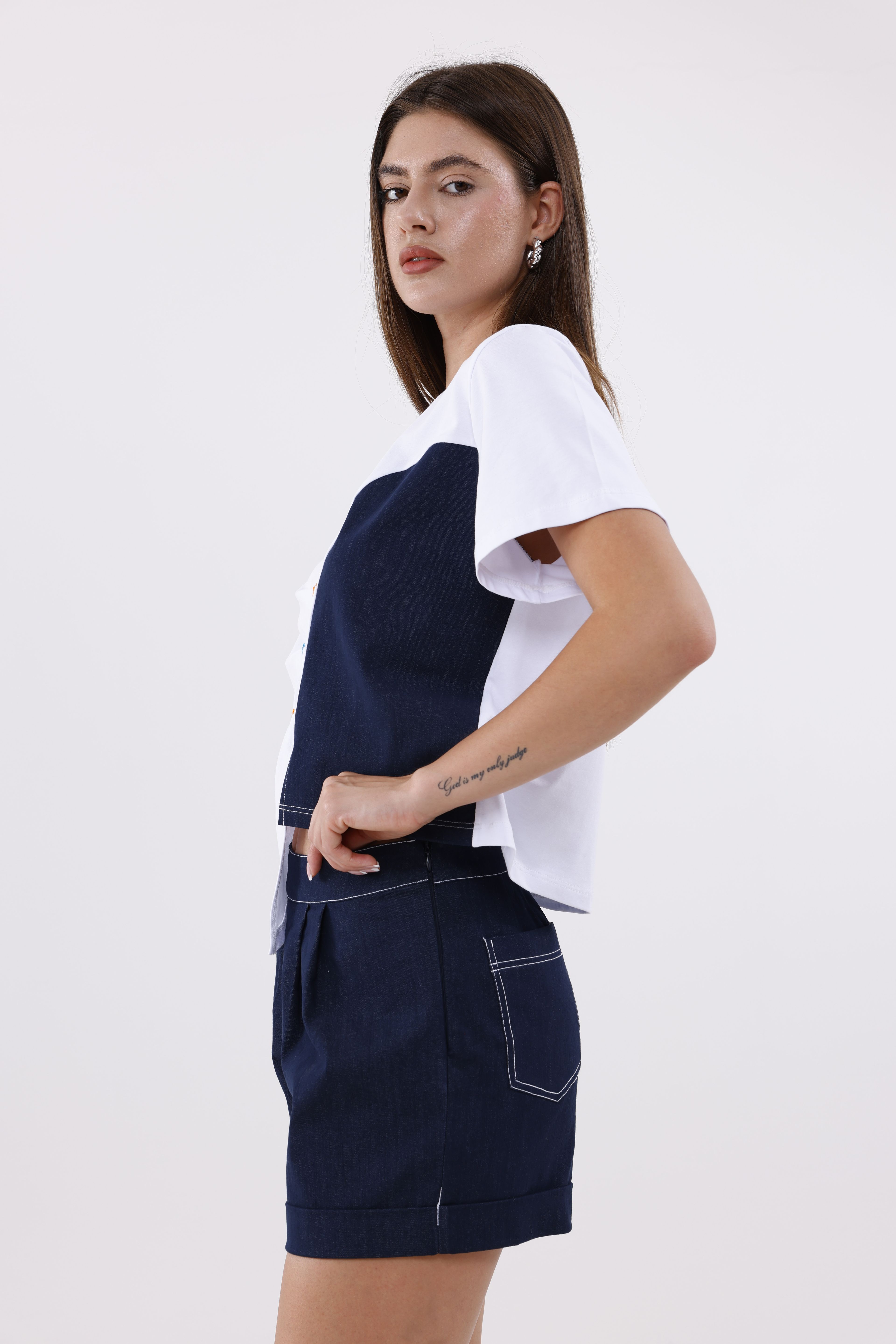 Nakış Detaylı Denim Panelli T-shirt