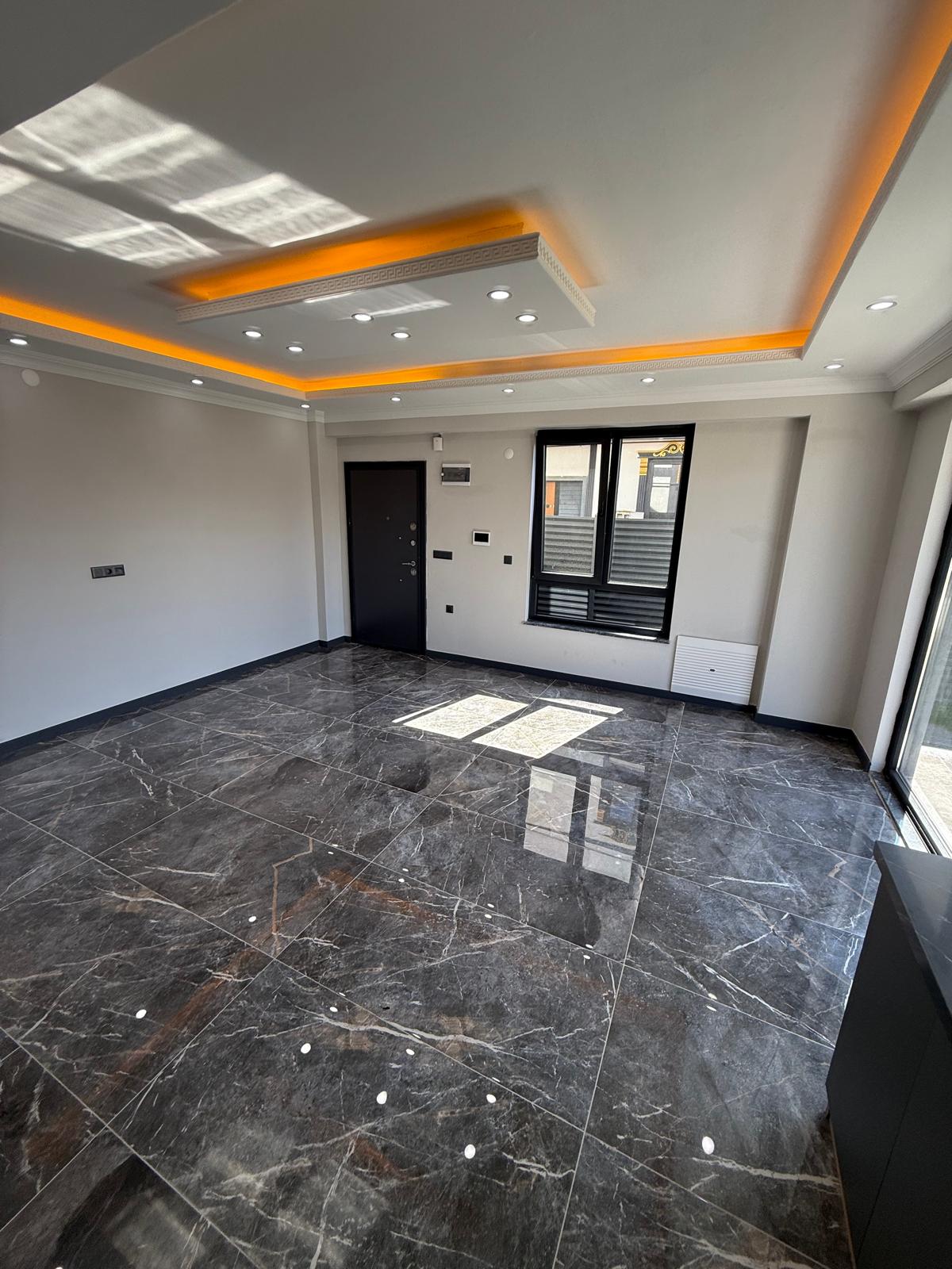 BAHÇE VE TERAS JAKUZİLİ, ÖN CEPHE, LÜKS DİZAYN, GENİŞ BAHÇE-BİNA KULLANIM ALANLI 3+1 TRİPLEKS VİLLA! KOCAALİ ALANDERE MH