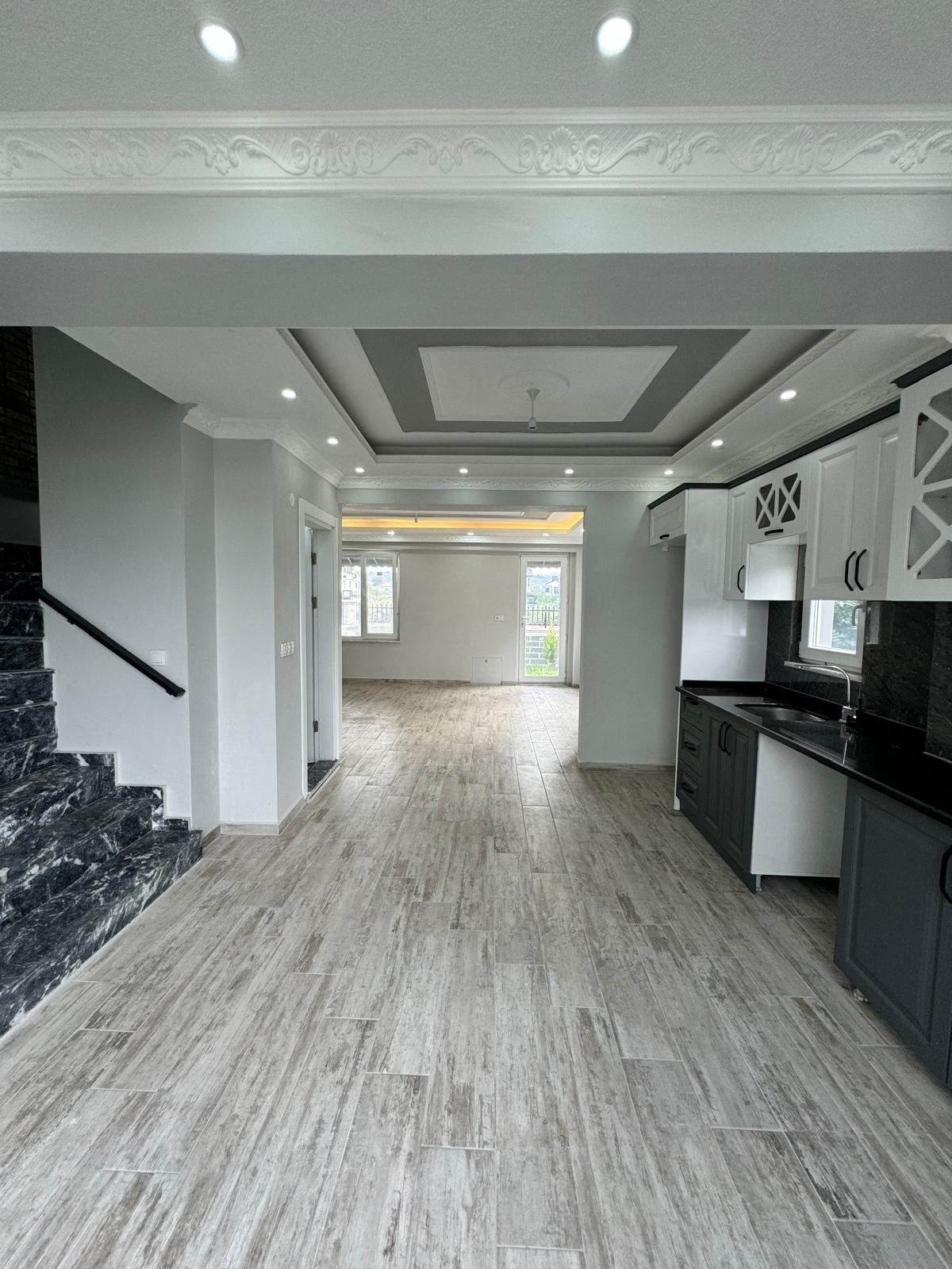 KOCAALİ MÜSTAKİL VİLLA! 162m2 ARSA İÇİNDE, OTURUMA HAZIR, 4+1 TRİPLEKS! KOCAALİ ALANDERE MH