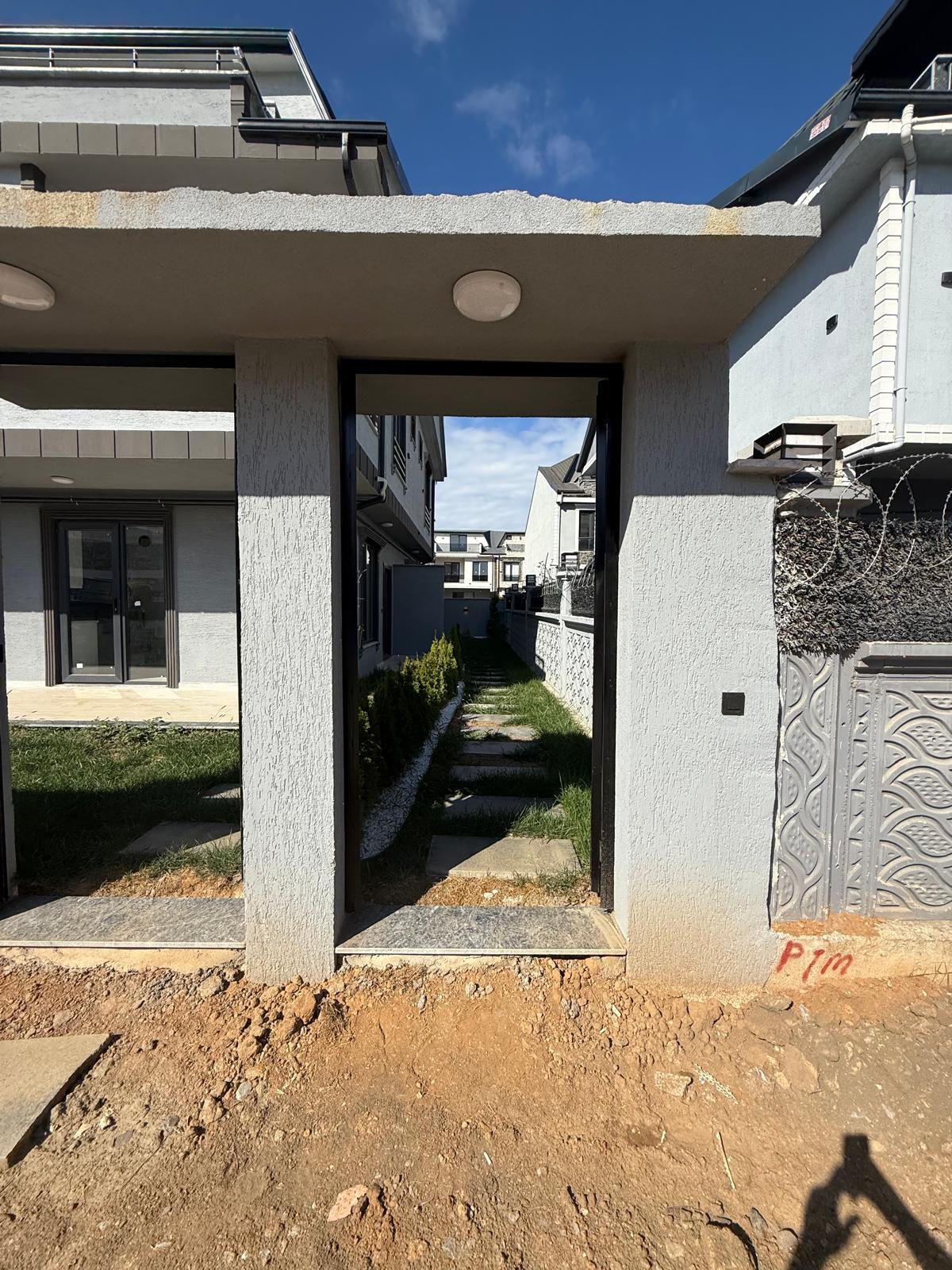 FİYAT/PERFORMANS TRİPLEKS! GRANİT ZEMİN, EBEVEYN BANYO, YERDEN ISITMA 3+1 VİLLA! KOCAALİ ALANDERE MH