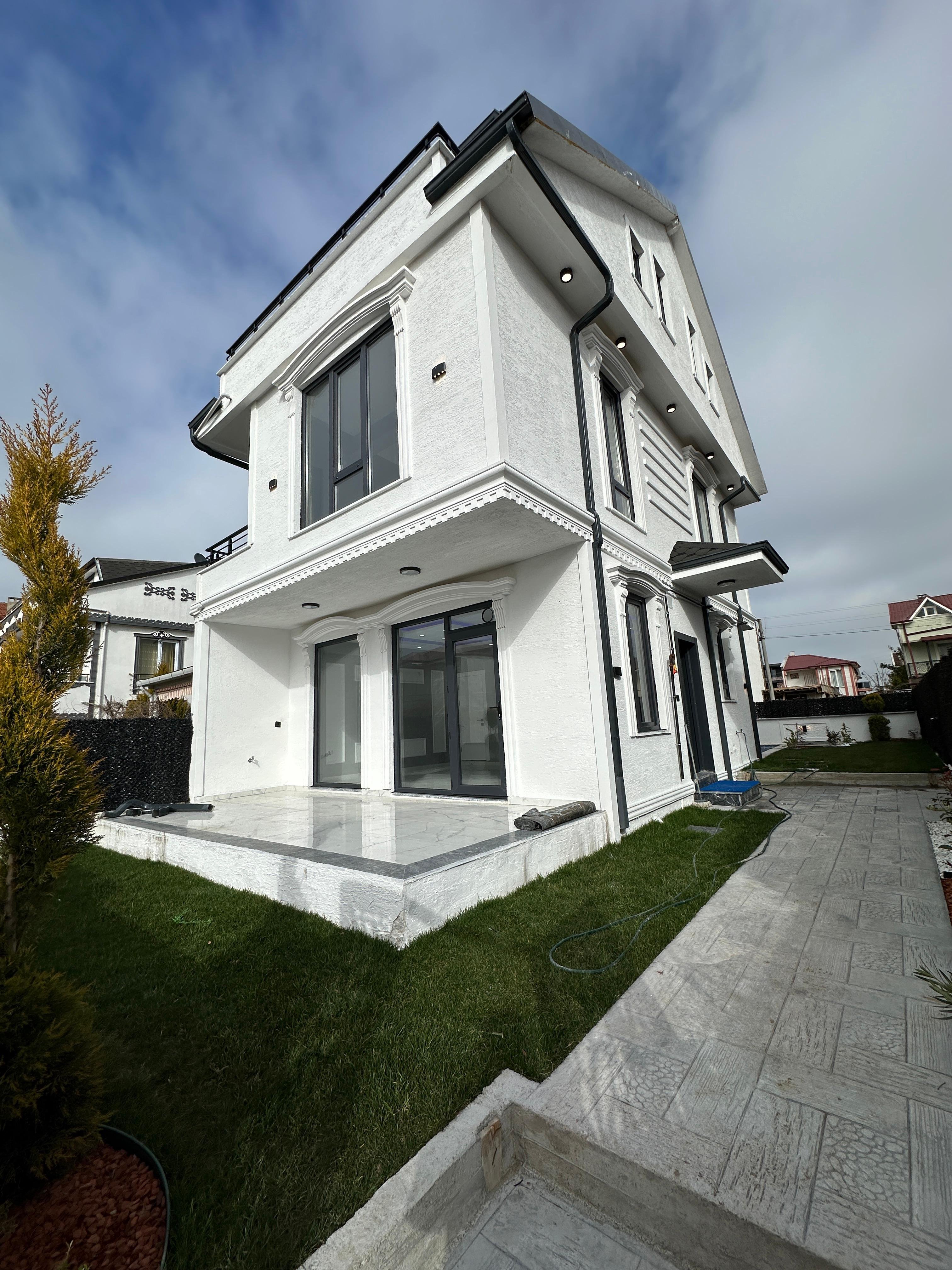 HER KAT DENİZ MANZARALI(50M), GENİŞ BİNA KULLANIM ALANLI, HAVUZLU, TAM BAĞIMSIZ 4+1 MÜSTAKİL TRİPLEKS! KOCAALİ YAYLA MH