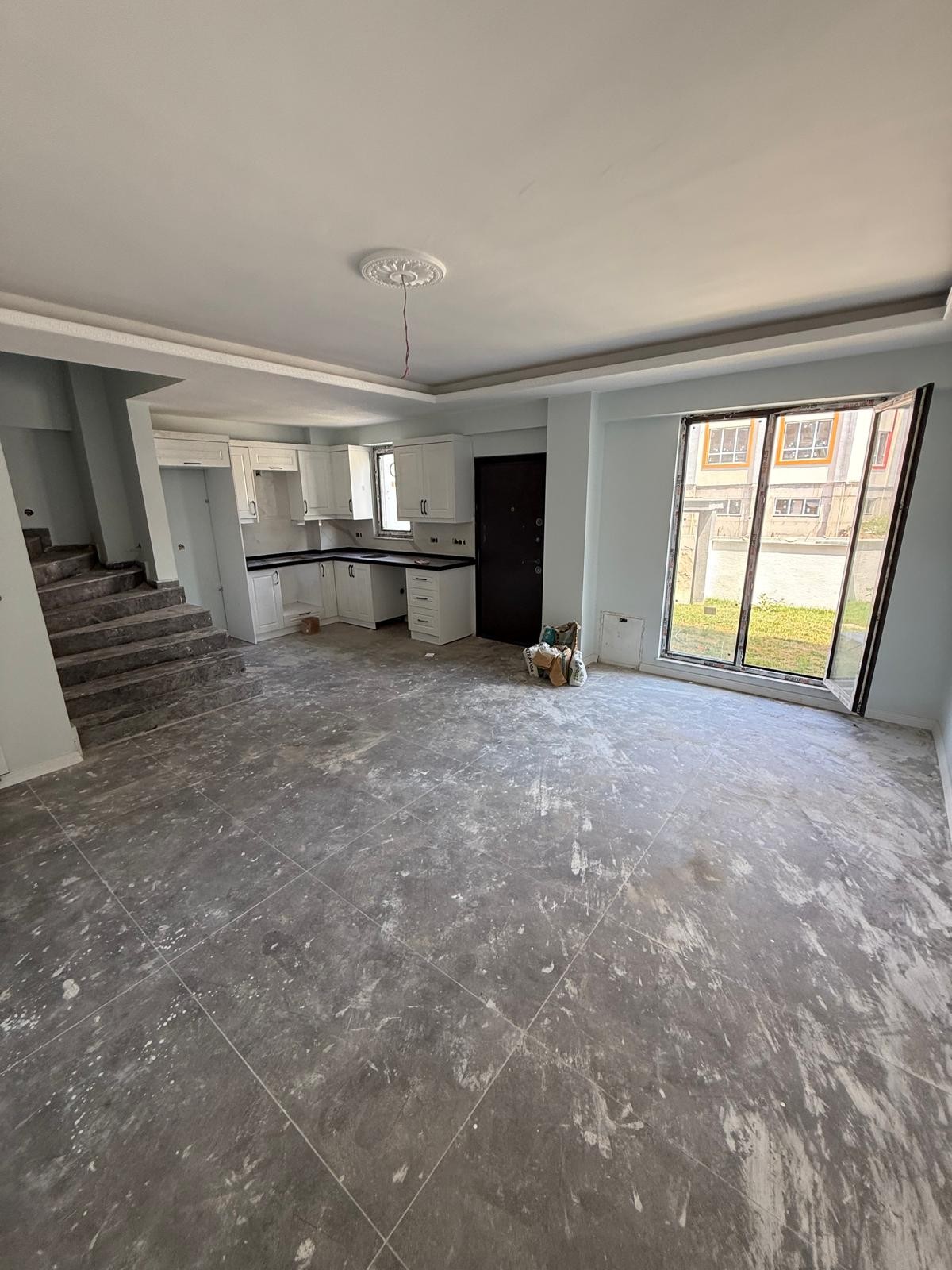 YOLA CEPHE, OKUL YANI, MÜSTAKİL GİRİŞ-BAHÇE, EBEVEYN BANYO, MERKEZ PLAJ 3+1 TRİPLEKS ! KOCAALİ YALI MH