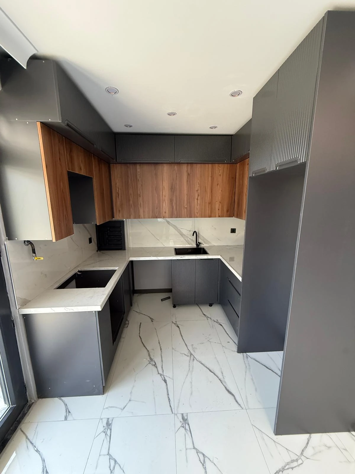 ÖN CEPHE, PLAJA 70METRE, LÜKS DİZAYN, YERDEN ISITMA 3+1 TRİPLEKS VİLLA! KOCAALİ ALANDERE MH