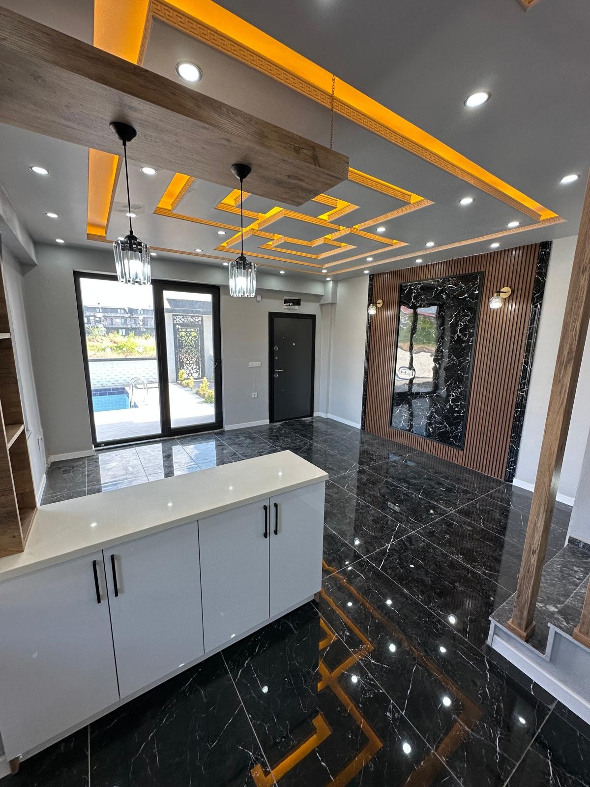 LÜKS DİZAYN, SAUNALI, JAKUZİLİ, HAVUZLU, GENİŞ BAHÇE 3+1 TRİPLEKS VİLLA! KOCAALİ ALANDERE MH