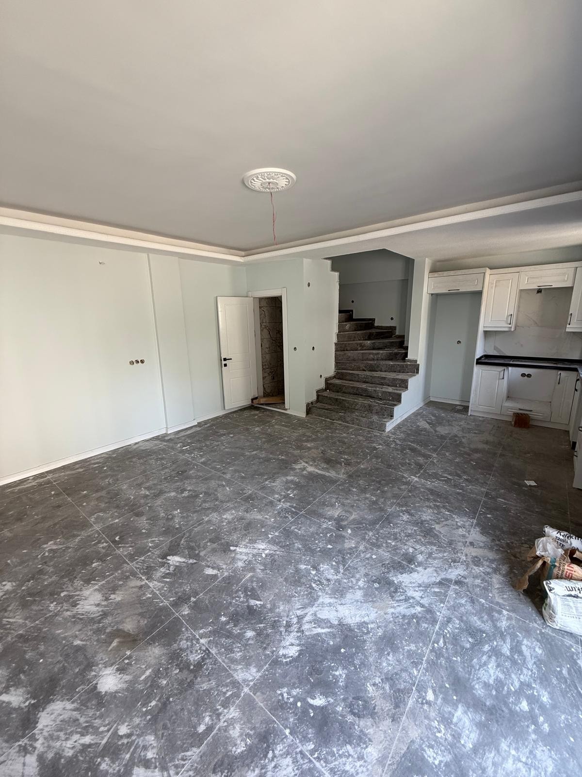 YOLA CEPHE, OKUL YANI, MÜSTAKİL GİRİŞ-BAHÇE, EBEVEYN BANYO, MERKEZ PLAJ 3+1 TRİPLEKS ! KOCAALİ YALI MH