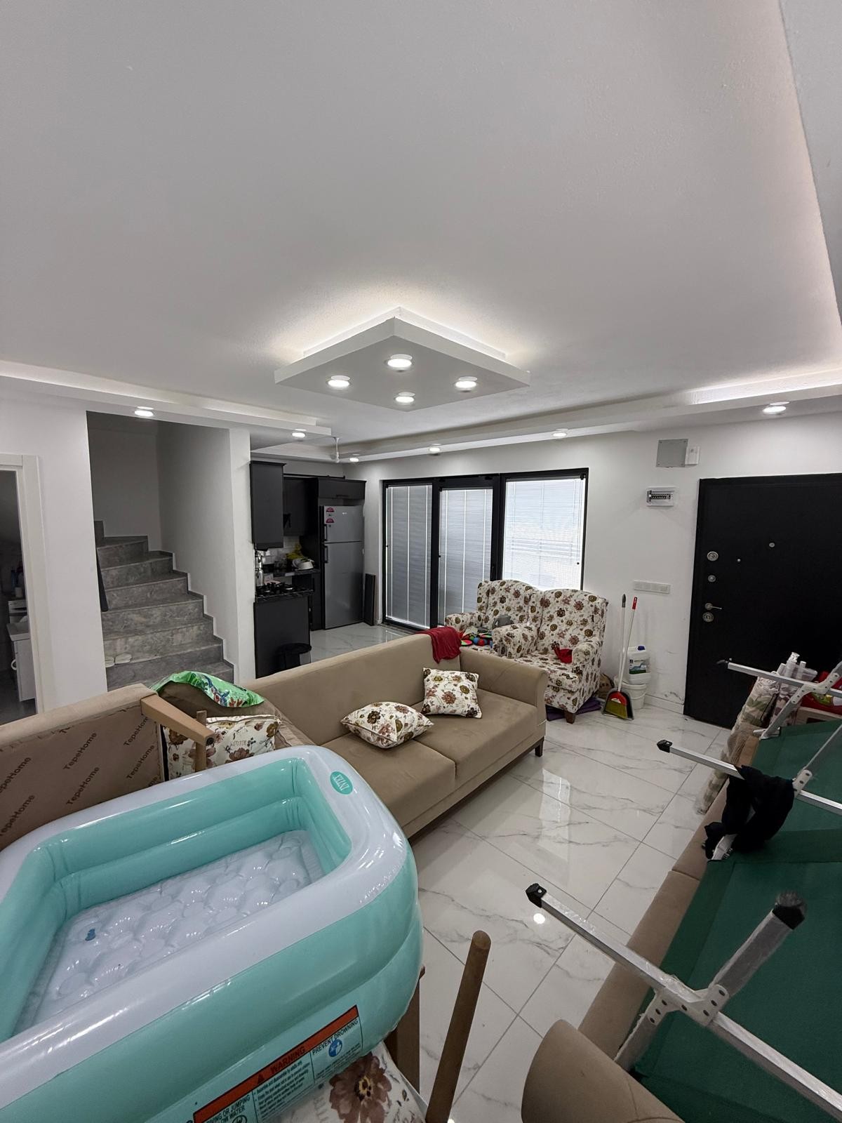 DENİZE SIFIR, KENDİNE GARAJLI, EBEVEYN BANYOLU, HAVUZLU, YERDEN ISITMA 3+1 TRİPLEKS VİLLA! KOCAALİ ALANDERE MH