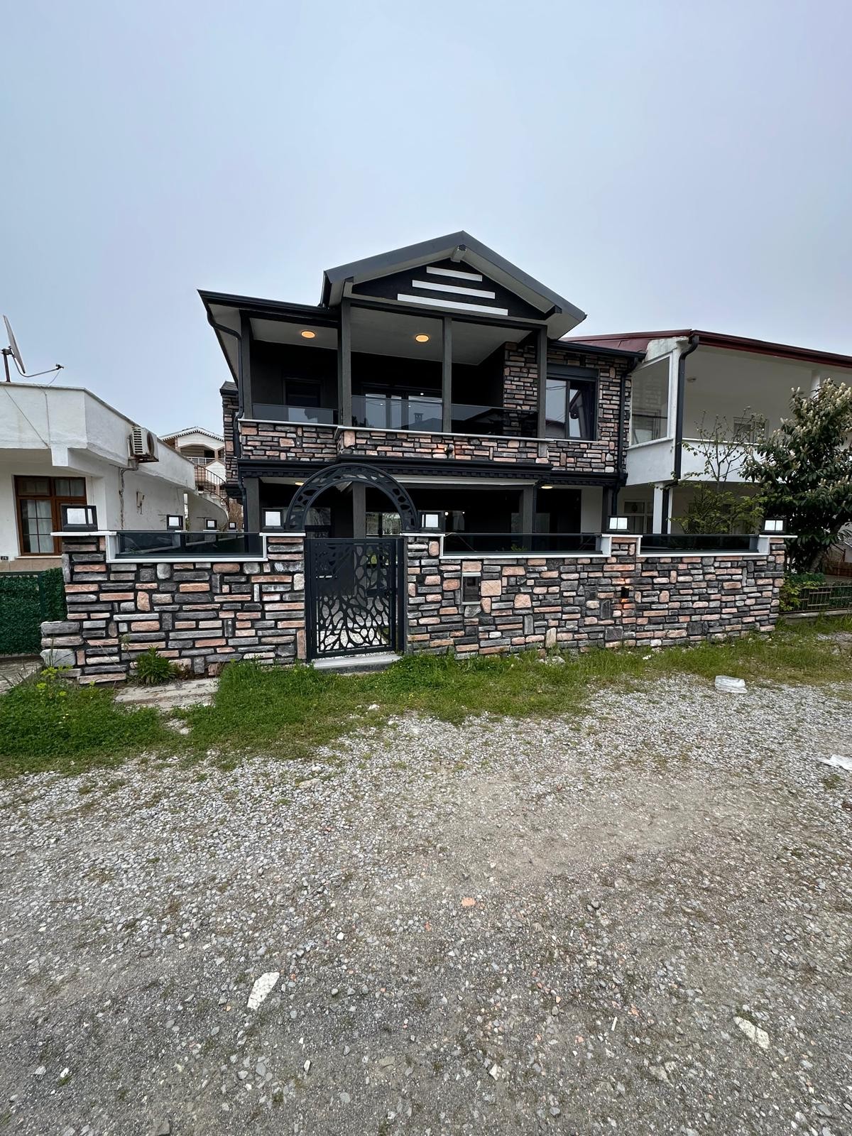 225m2 ARSA İÇİNDE, TAŞ KONSEPT, ULTRA GENİŞ BAHÇE, TAM BAĞIMSIZ MÜSTAKİL 3+1 DUBLEKS! KOCAALİ ALANDERE MH