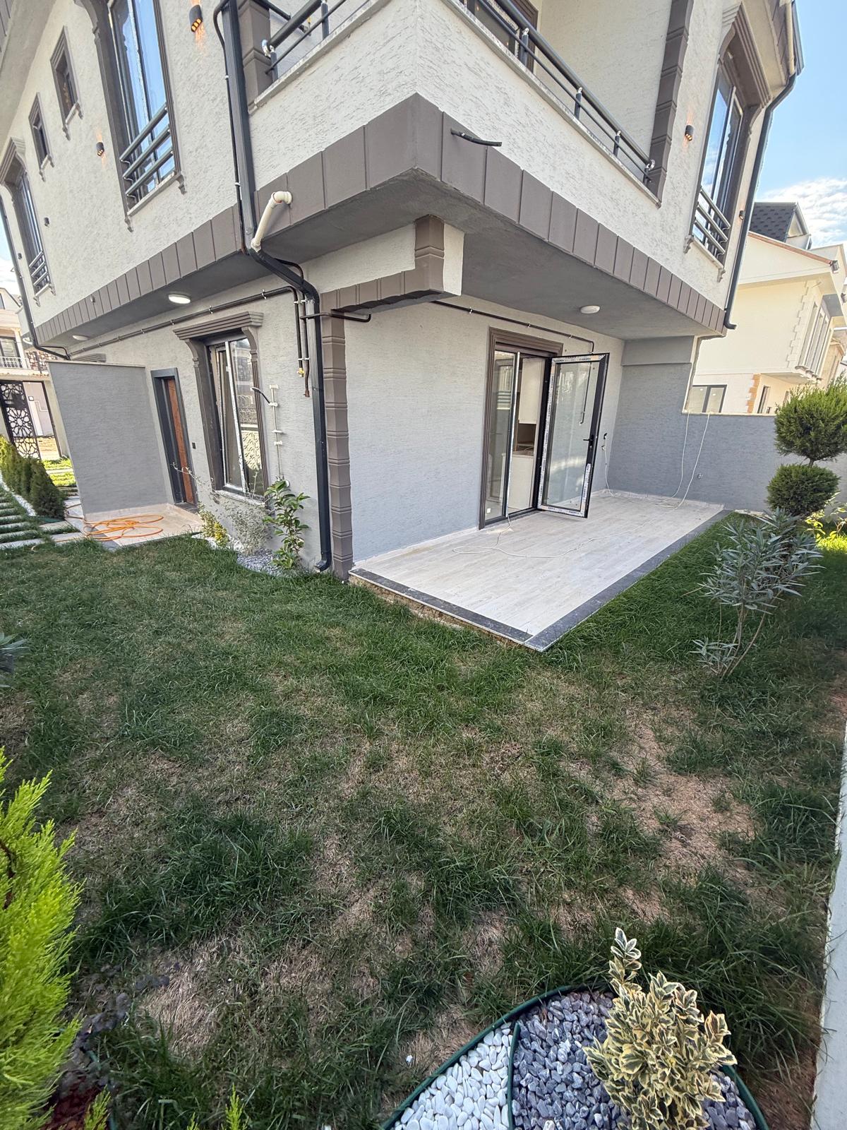 FİYAT/PERFORMANS TRİPLEKS! GRANİT ZEMİN, EBEVEYN BANYO, YERDEN ISITMA 3+1 VİLLA! KOCAALİ ALANDERE MH