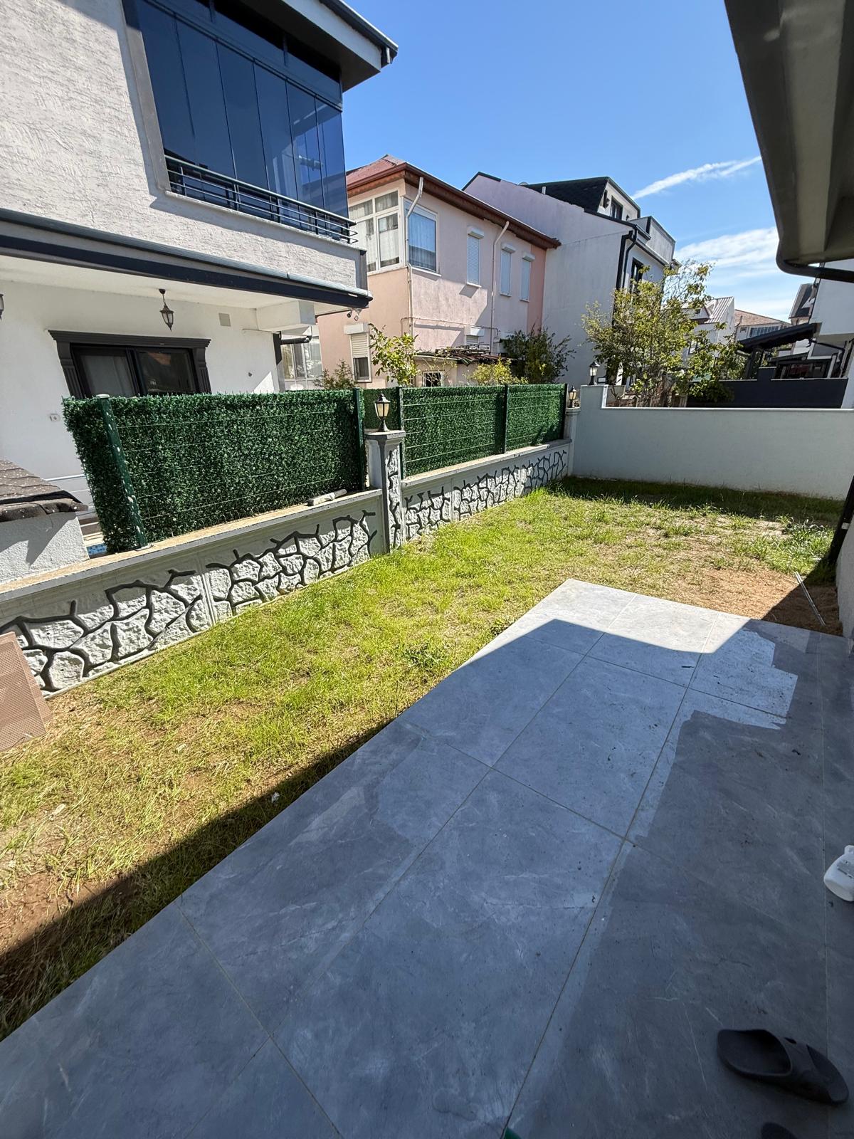 FİYAT/PERFORMANS, EBEVEYN BANYOLU, GENİŞ BAHÇE, YERDEN ISITMA, KOMPLE GRANİT ZEMİN 3+1 TRİPLEKS VİLLA! KOCAALİ ALANDERE MH