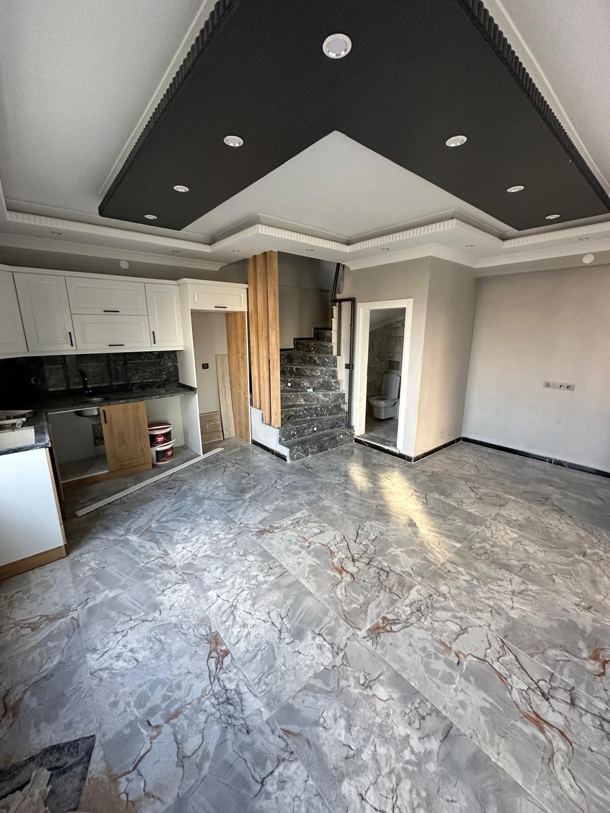 ÖN-ARKA CEPHE SEÇENEKLİ, GRANİT ZEMİN, EBEVEYN BANYOLU, YERDEN ISITMA 3+1 TRİPLEKS! KOCAALİ ALANDERE MH
