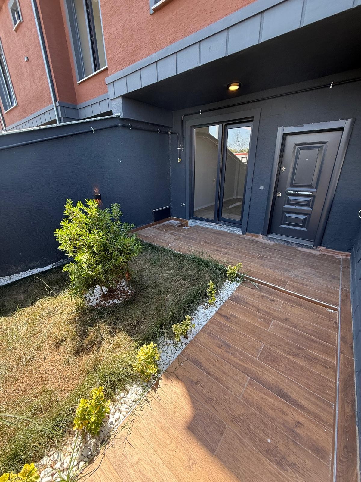 PLAJA 300METRE, YERDEN ISITMA, GENİŞ BİNA ALANLI, ÇİFT BAHÇE 4+1 TRİPLEKS VİLLA! KOCAALİ ALANDERE MH