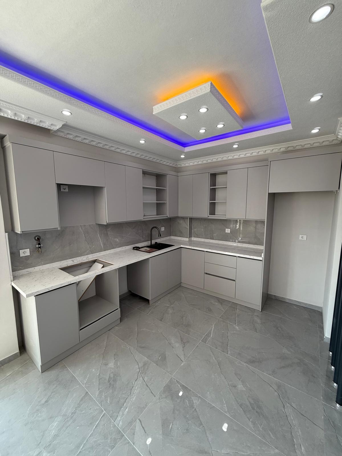 KAPANMAZ DENİZ MANZARALI, PLAJA 30METRE, ALAÇATI TAŞ KONSEPT, ARKA CEPHE, HAVUZLU 4+1 TRİPLEKS VİLLA! KOCAALİ ALANDERE MH