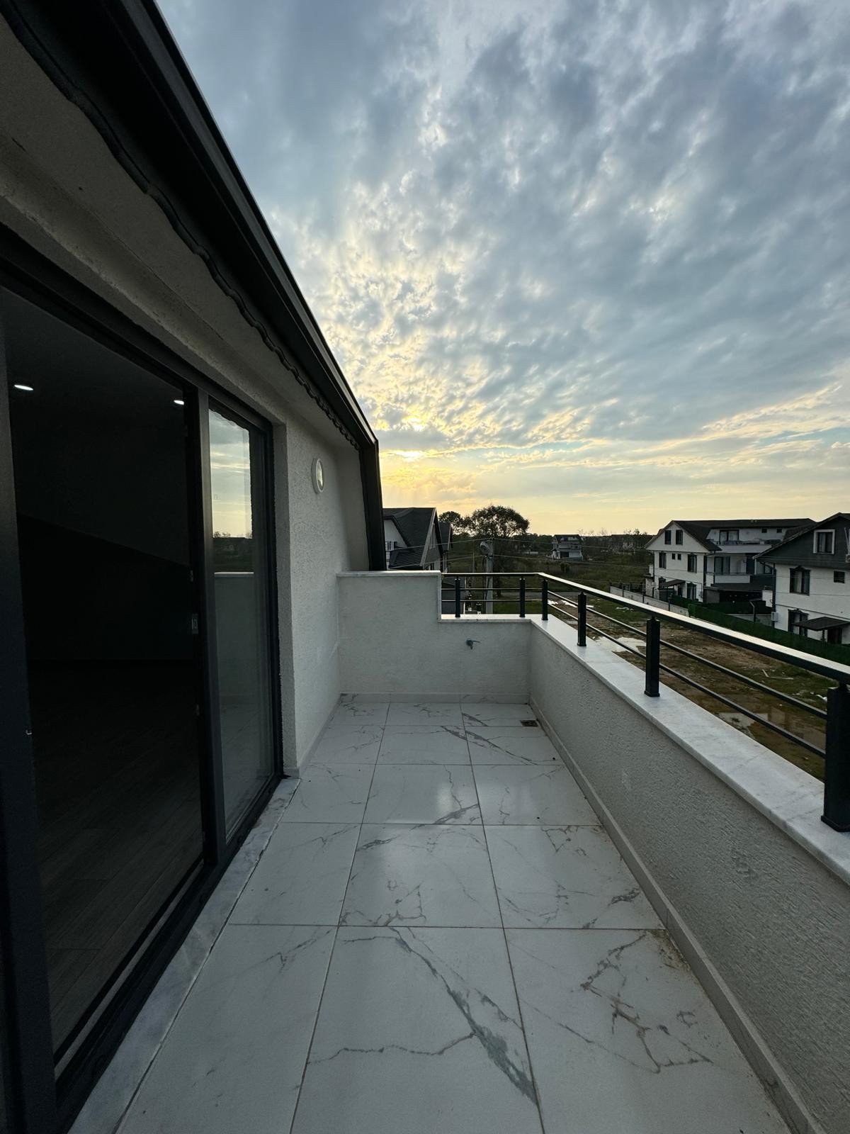 VERANDALI, YERDEN ISITMA, GENİŞ BAHÇE ALANLI F/P 5+1 TRİPLEKS VİLLA! KOCAALİ ALANDERE MH
