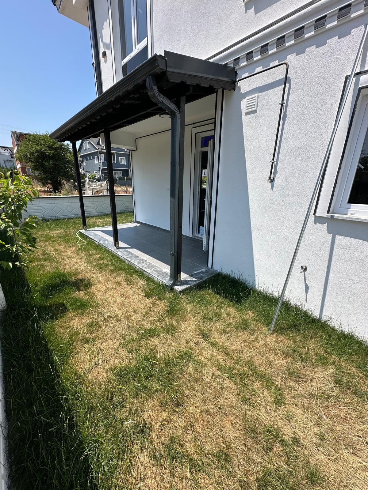 EBEVEYN BANYO, MÜSTAKİL GİRİŞ, MÜSTAKİL BAHÇE, VERANDALI 3+1 TRİPLEKS VİLLA! KOCAALİ ALANDERE MH
