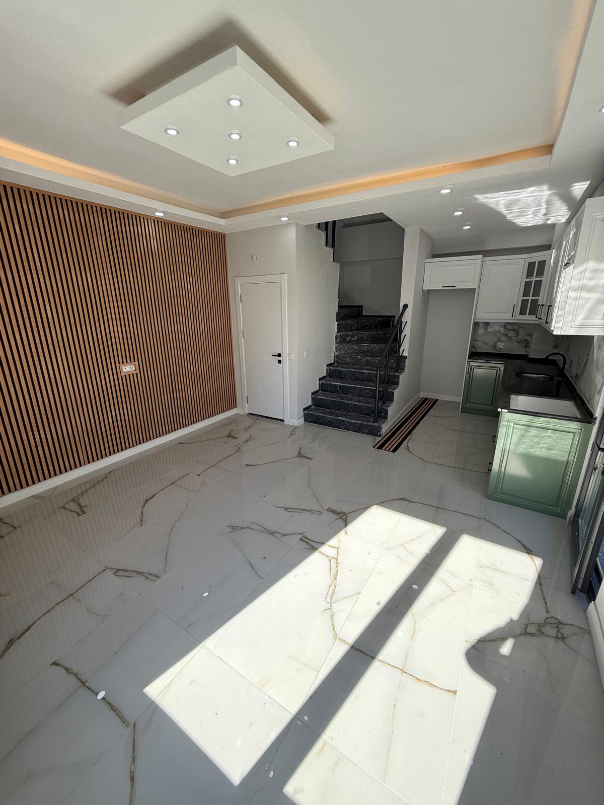 FİYAT/PERFORMANS, EBEVEYN BANYOLU, GENİŞ BAHÇE, YERDEN ISITMA, KOMPLE GRANİT ZEMİN 3+1 TRİPLEKS VİLLA! KOCAALİ ALANDERE MH