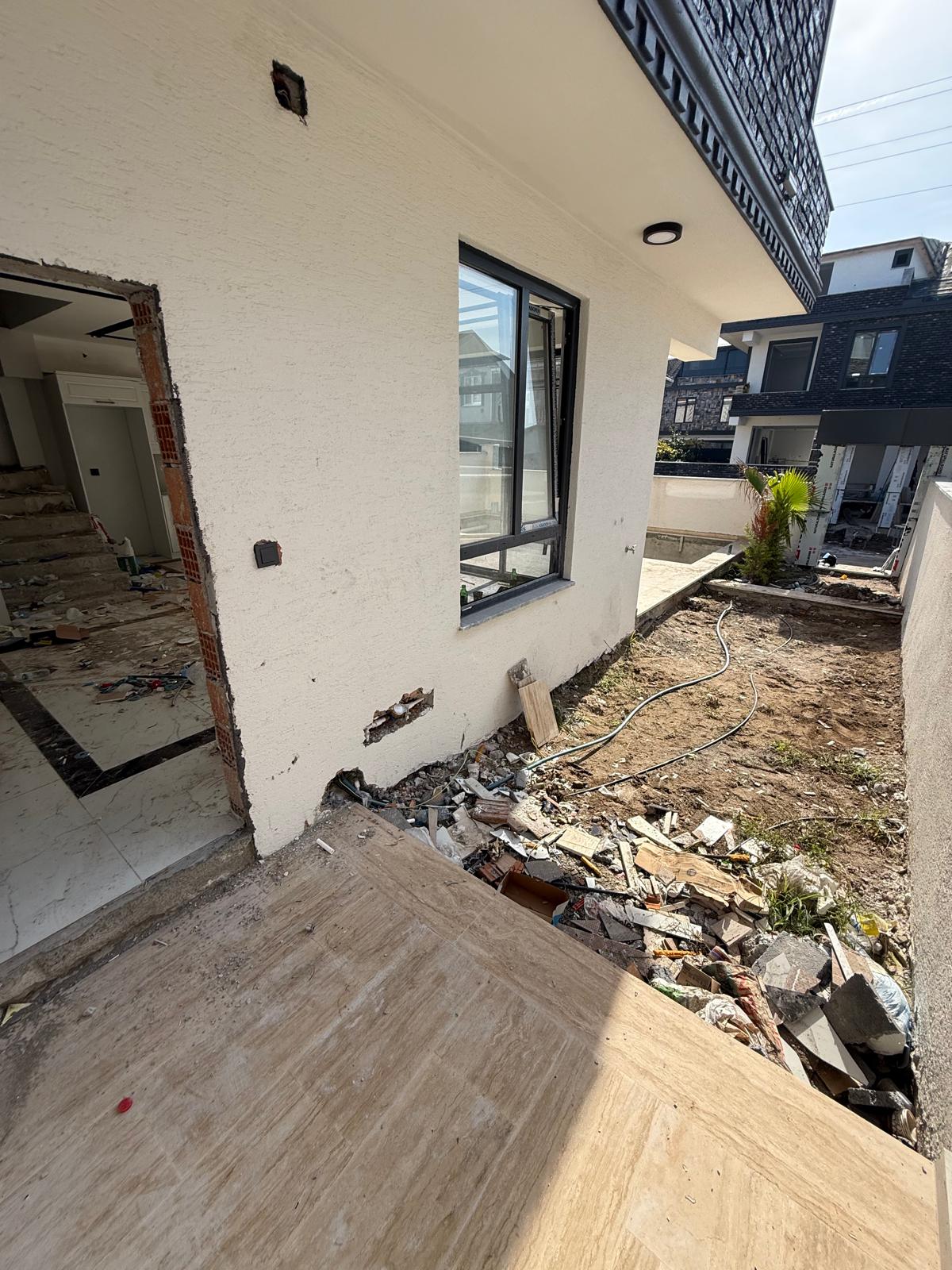 HAVUZLU, ÖN CEPHE, LÜKS DİZAYN, ÇİFT EBEVEYN BANYOLU 3+1 TRİPLEKS VİLLA! KOCAALİ ALANDERE MH