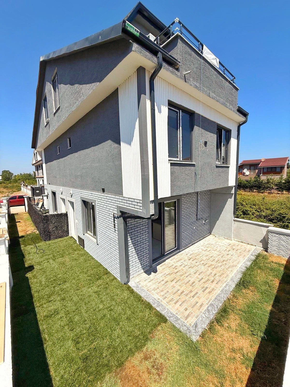 FIRSAT FİYAT/PERFORMANS VİLLA! YERDEN ISITMA, EBEVEYN BANYO, KOMPLE GRANİT ZEMİN 3+1 TRİPLEKS ! KOCAALİ ALANDERE MH
