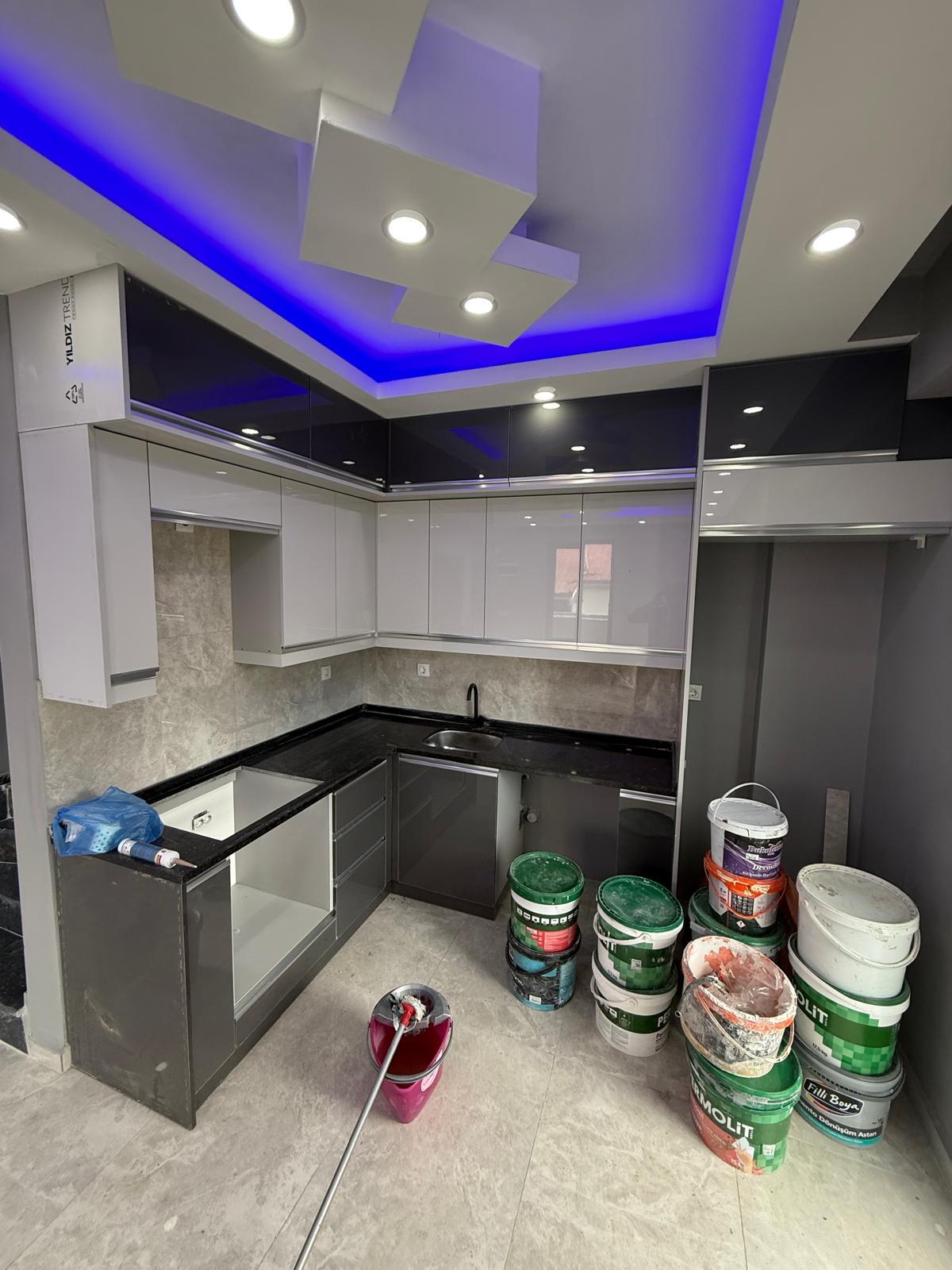 MERKEZ PLAJ, ÖN CEPHE, KOMPLE GRANİT ZEMİN, YERDEN ISITMA, LÜKS DİZAYN 3+1 VİLLA! KOCAALİ YALI MH