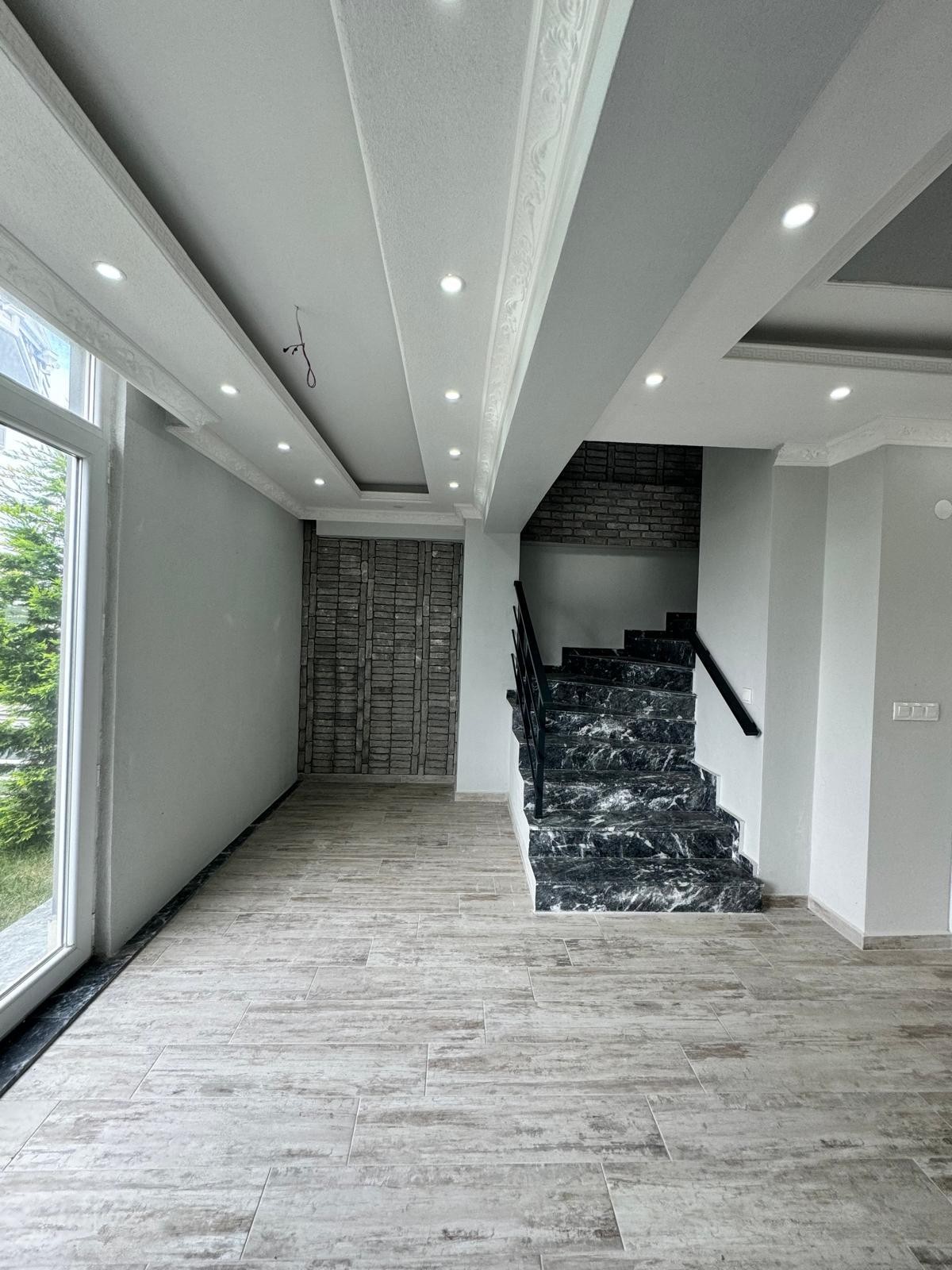 KOCAALİ MÜSTAKİL VİLLA! 162m2 ARSA İÇİNDE, OTURUMA HAZIR, 4+1 TRİPLEKS! KOCAALİ ALANDERE MH