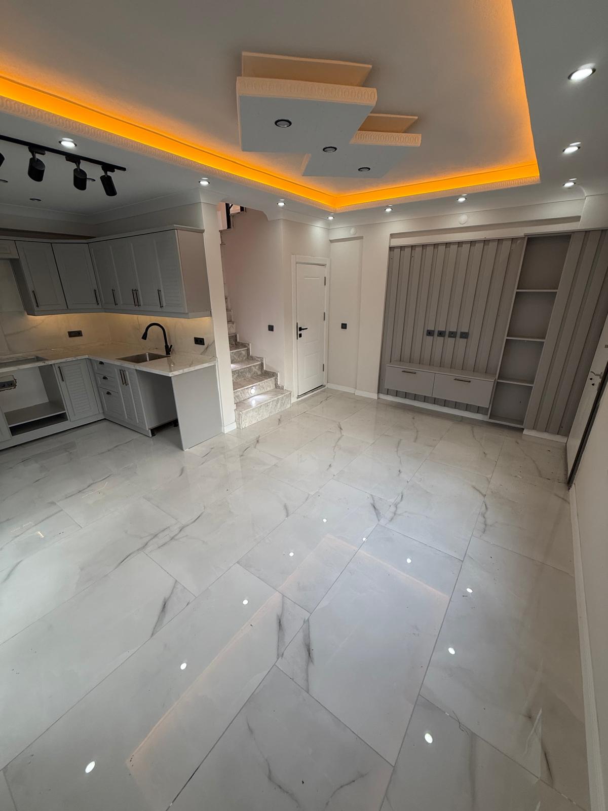 MERKEZ PLAJ, F/P, ARKA CEPHE, LÜKS DİZAYN, ALAÇATI TAŞ KONSEPT, EBEVEYN BANYO 3+1 TRİPLEKS VİLLA! KOCAALİ YALI MH