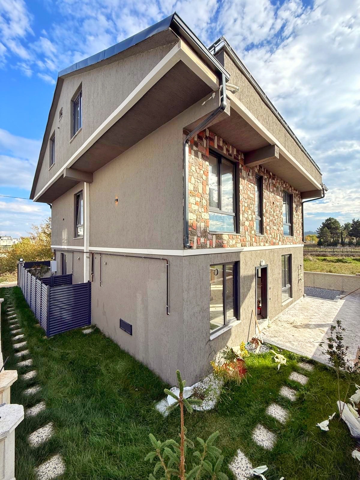 MERKEZ PLAJ, ULTRA GENİŞ BAHÇE-BİNA ALANLI, HAVUZLU  4+1 TRİPLEKS VİLLA! KOCAALİ YAYLA MH