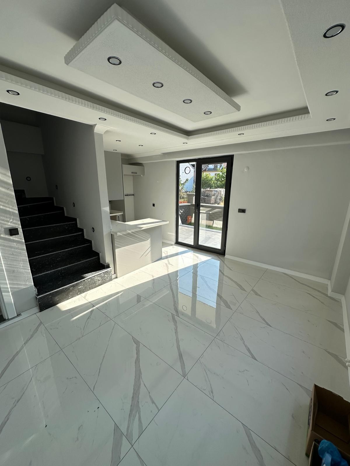 TAM BAĞIMSIZ MÜSTAKİL GİRİŞ, MÜSTAKİL GENİŞ BAHÇE, FİYAT PERFORMANS 3+1 TRİPLEKS VİLLA! KOCAALİ ALANDERE MH