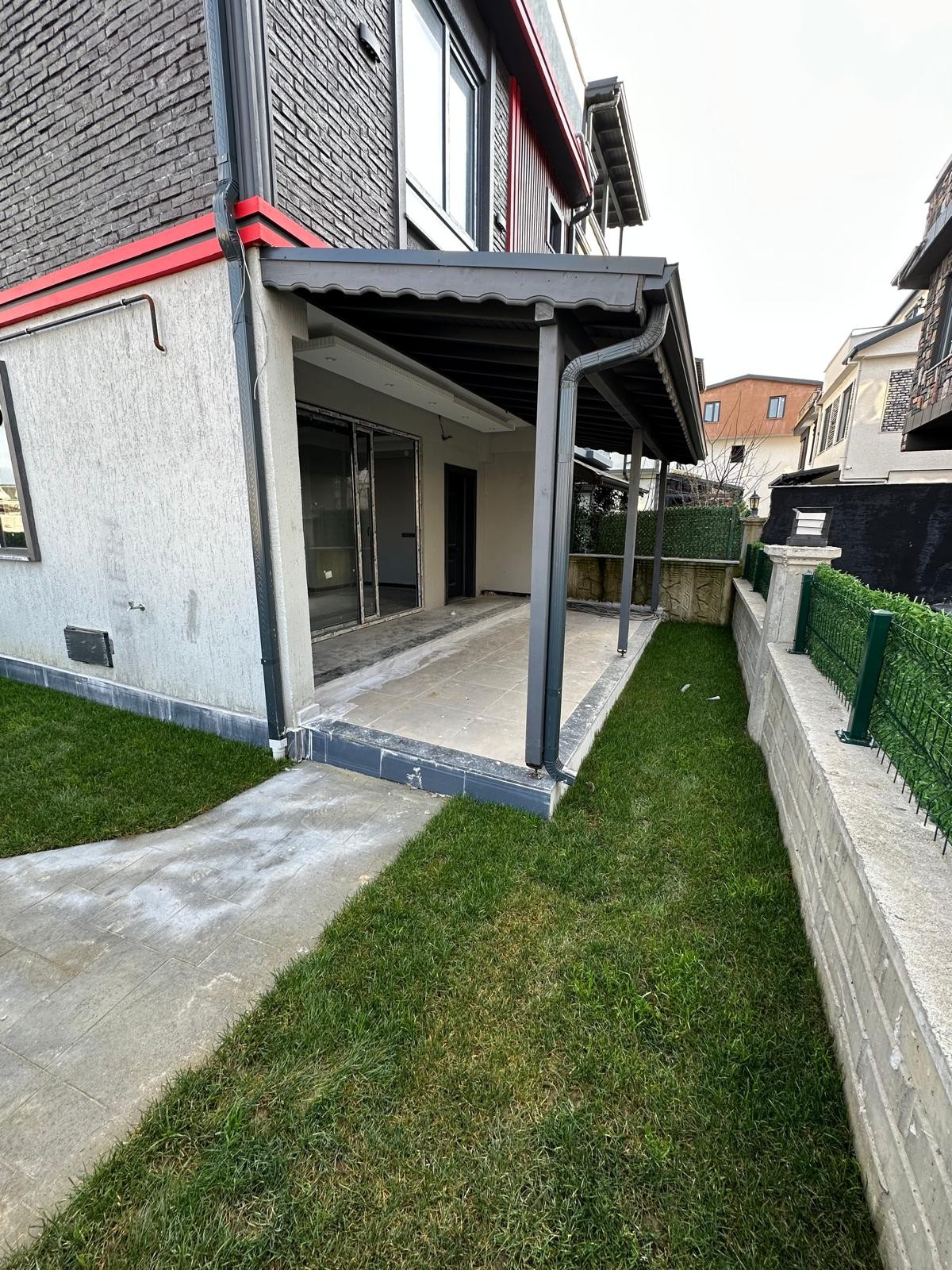 ÖN-ARKA CEPHE SEÇENEKLİ, GRANİT ZEMİN, EBEVEYN BANYOLU, YERDEN ISITMA 3+1 TRİPLEKS! KOCAALİ ALANDERE MH