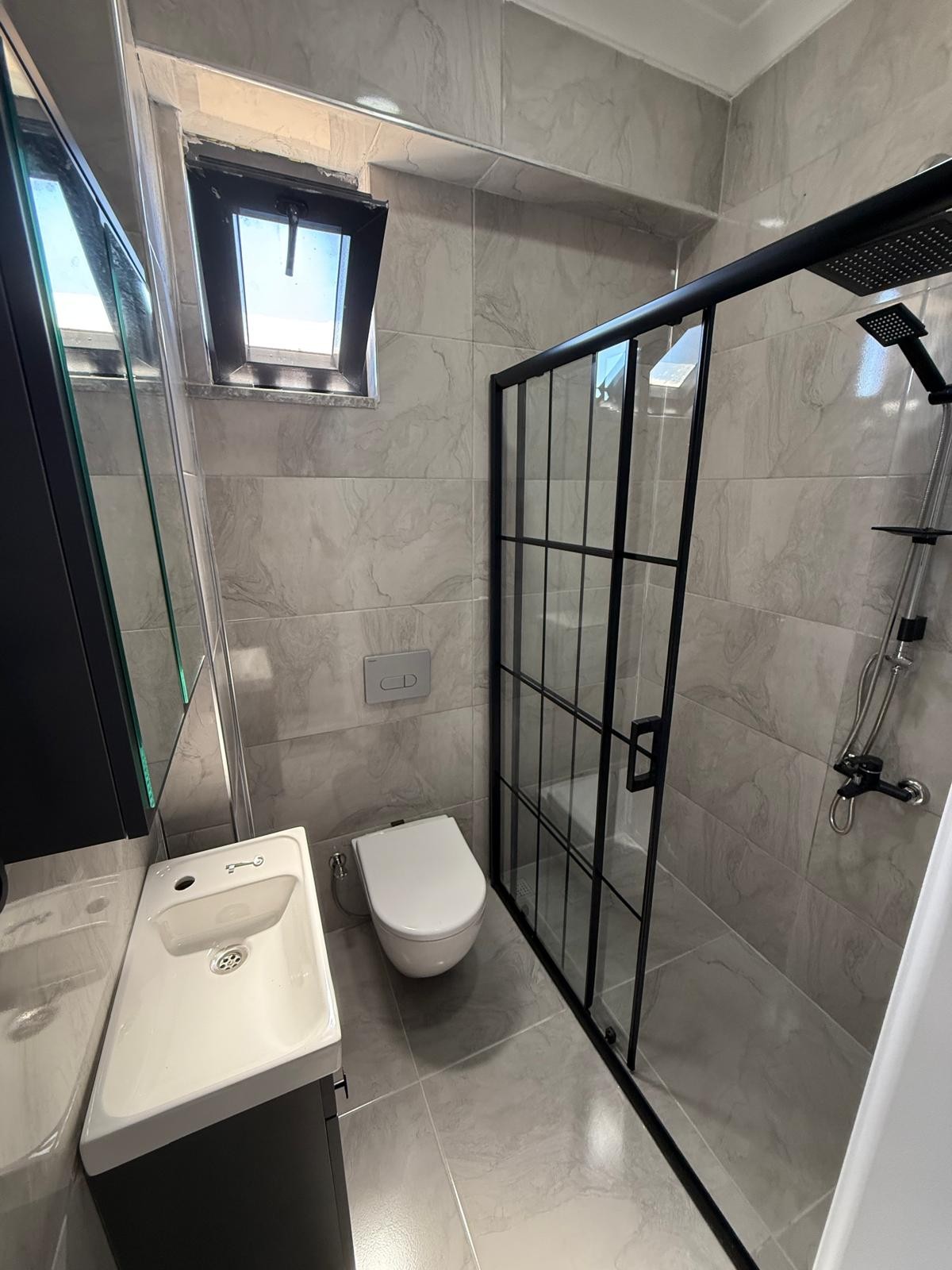 HAVUZLU, YOLA CEPHE, YERDEN ISITMA, KOMPLE GRANİT ZEMİN, PLAJA 300METRE 4+1 TRİPLEKS VİLLA! KOCAALİ ALANDERE MH