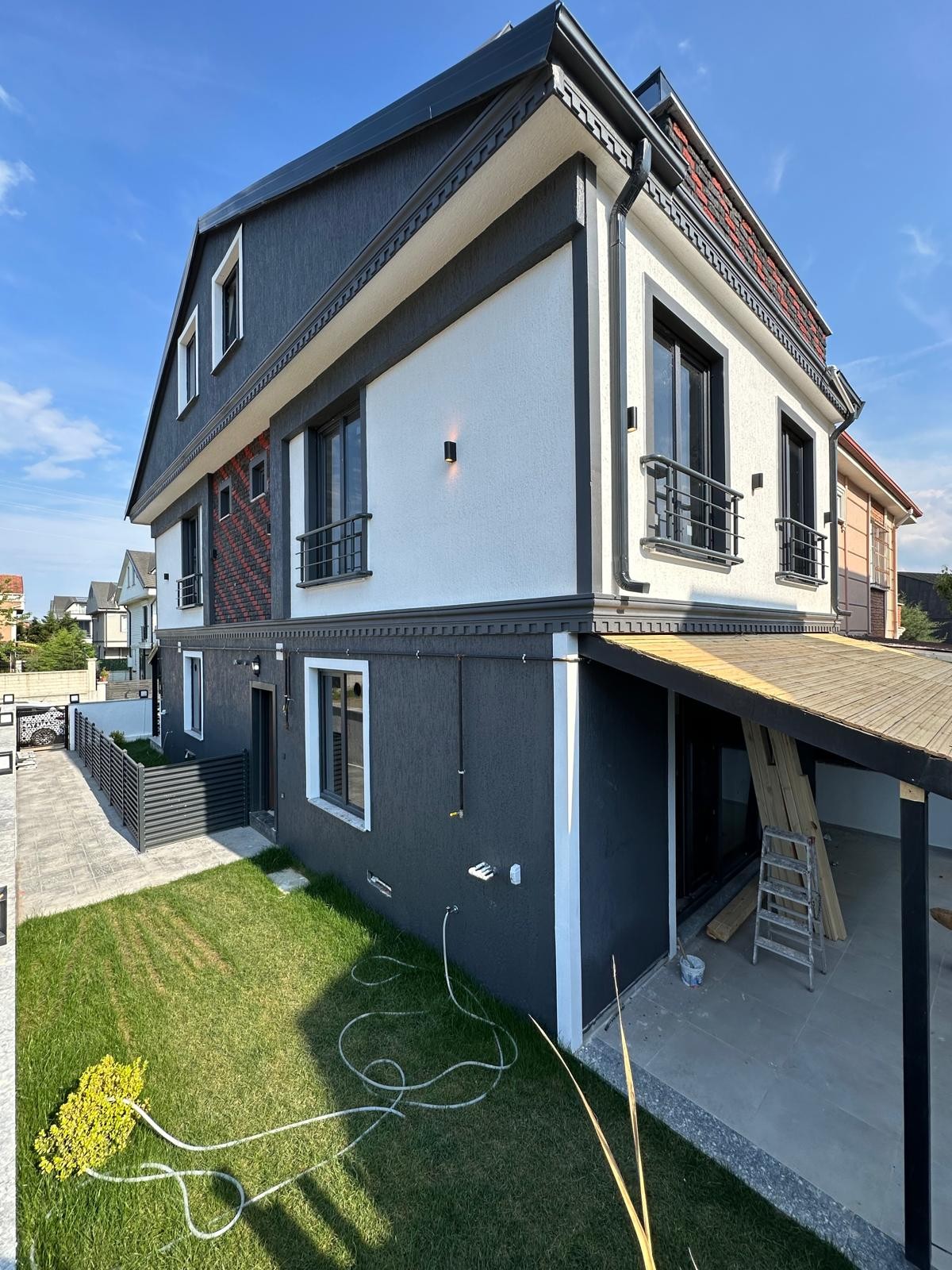 VERANDALI TERAS, MİNİ DENİZ MANZARALI, YERDEN ISITMA, KOMPLE GRANİT ZEMİN 3+1 TRİPLEKS VİLLA! KOCAALİ ALANDERE MH
